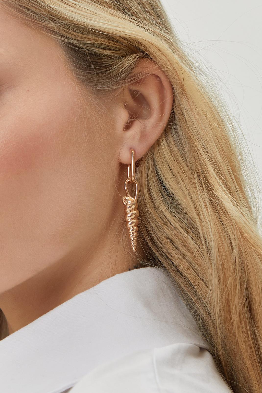 Gold Shell Drop Earrings image number 1