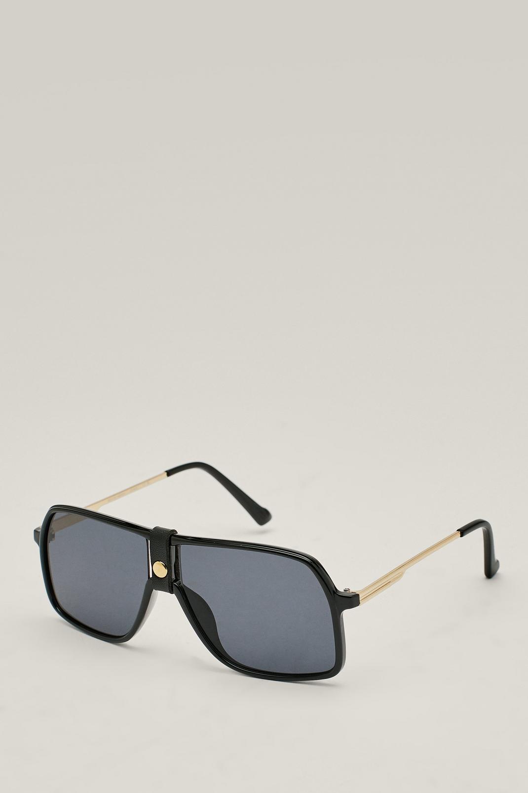Black Oversized Metal Detail Aviator Sunglasses image number 1