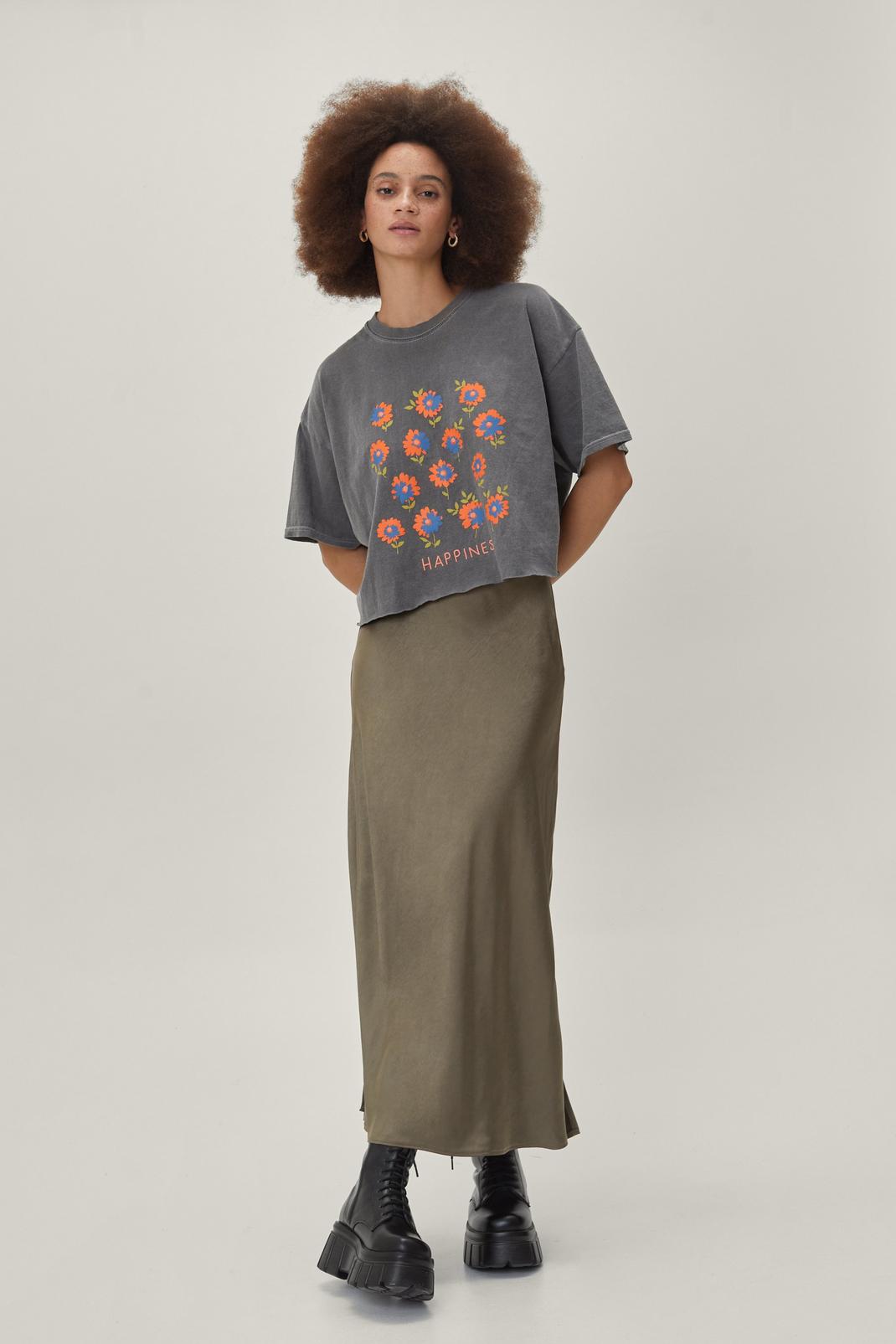 115 Cropped Graphic Happiness Floral T-Shirt image number 2