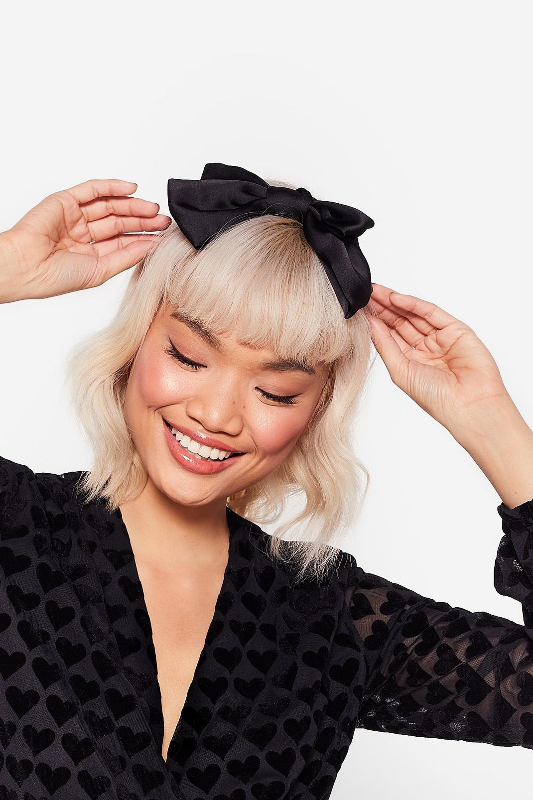Black Bow Your Own Way Oversized Satin Headband image number 1