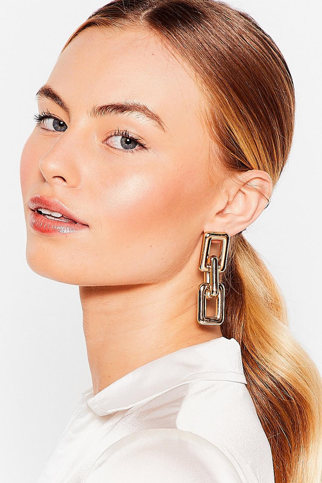 Gold Chunky Link Chain Drop Earrings image number 1