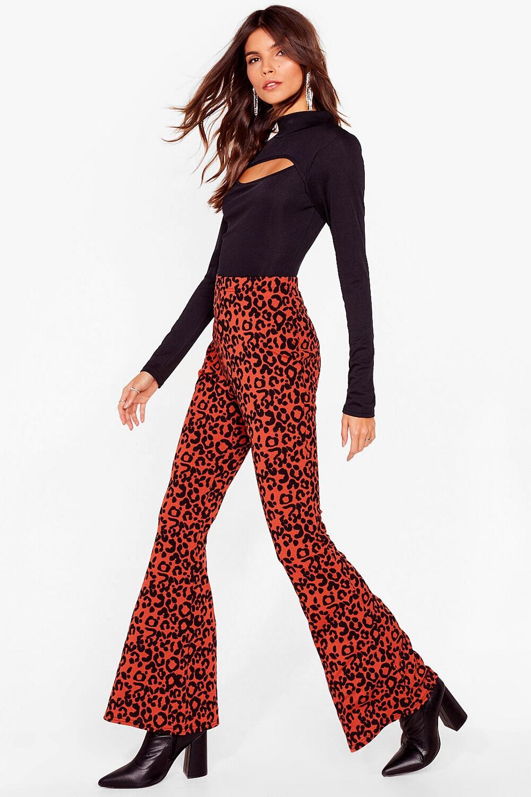 Pantalon flare côtelé à imprimé léopard La Loi de la mode image number 1