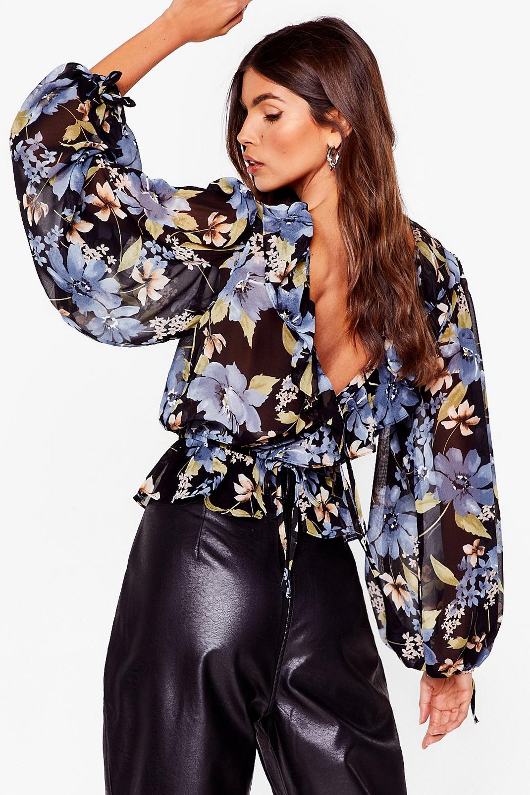 Blue Balloon Sleeve Backless Floral Blouse image number 1