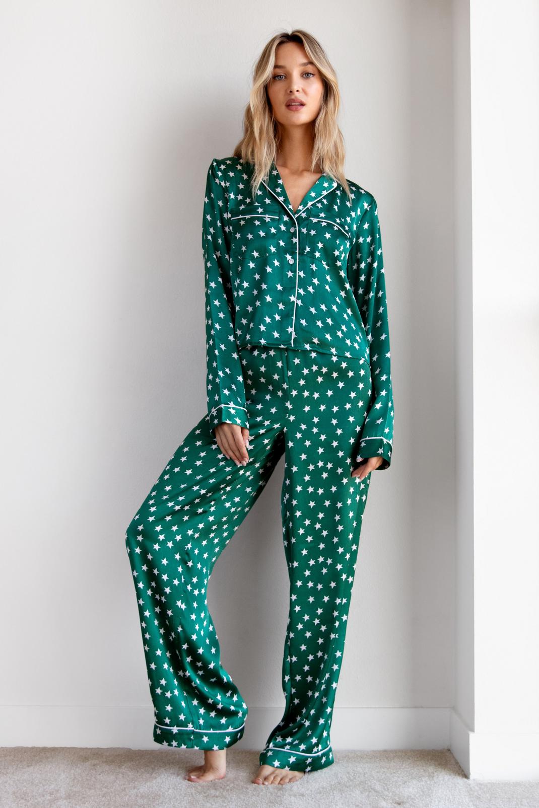 Pyjama satiné chemise & pantalon à imprimé étoiles, Emerald image number 1