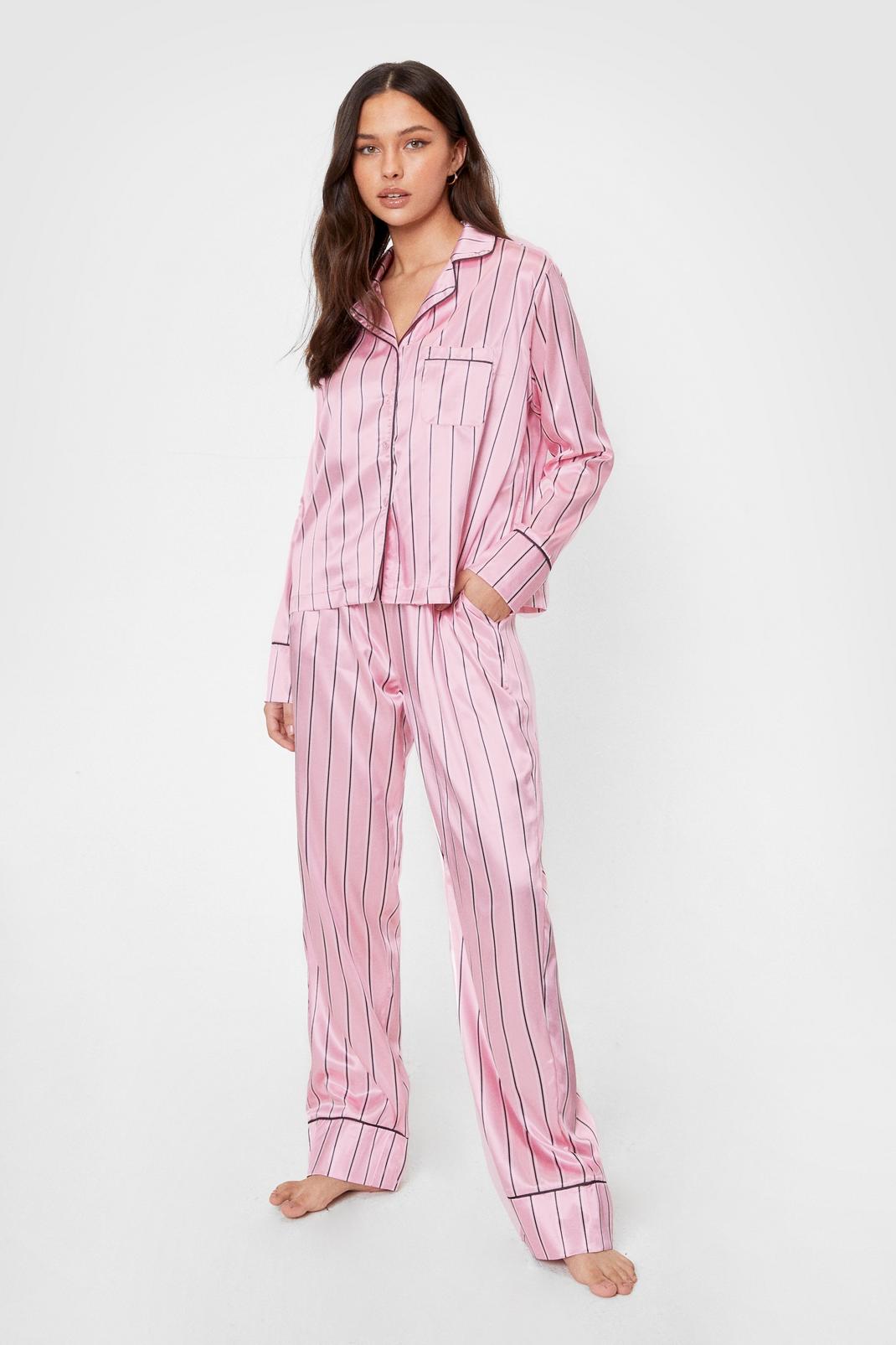 Pyjama satiné chemise & pantalon à rayures  image number 1