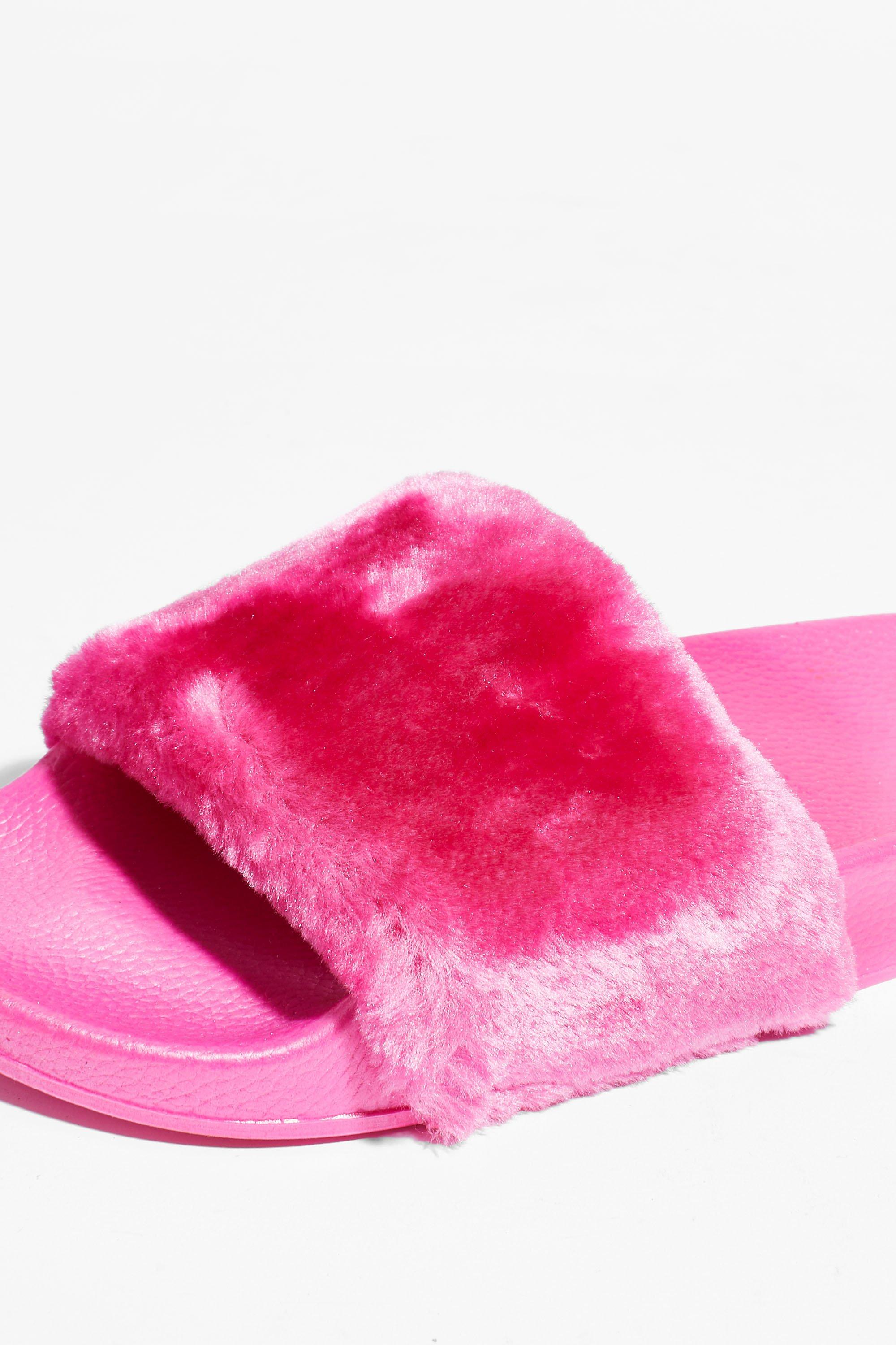 Fur sliders outlet
