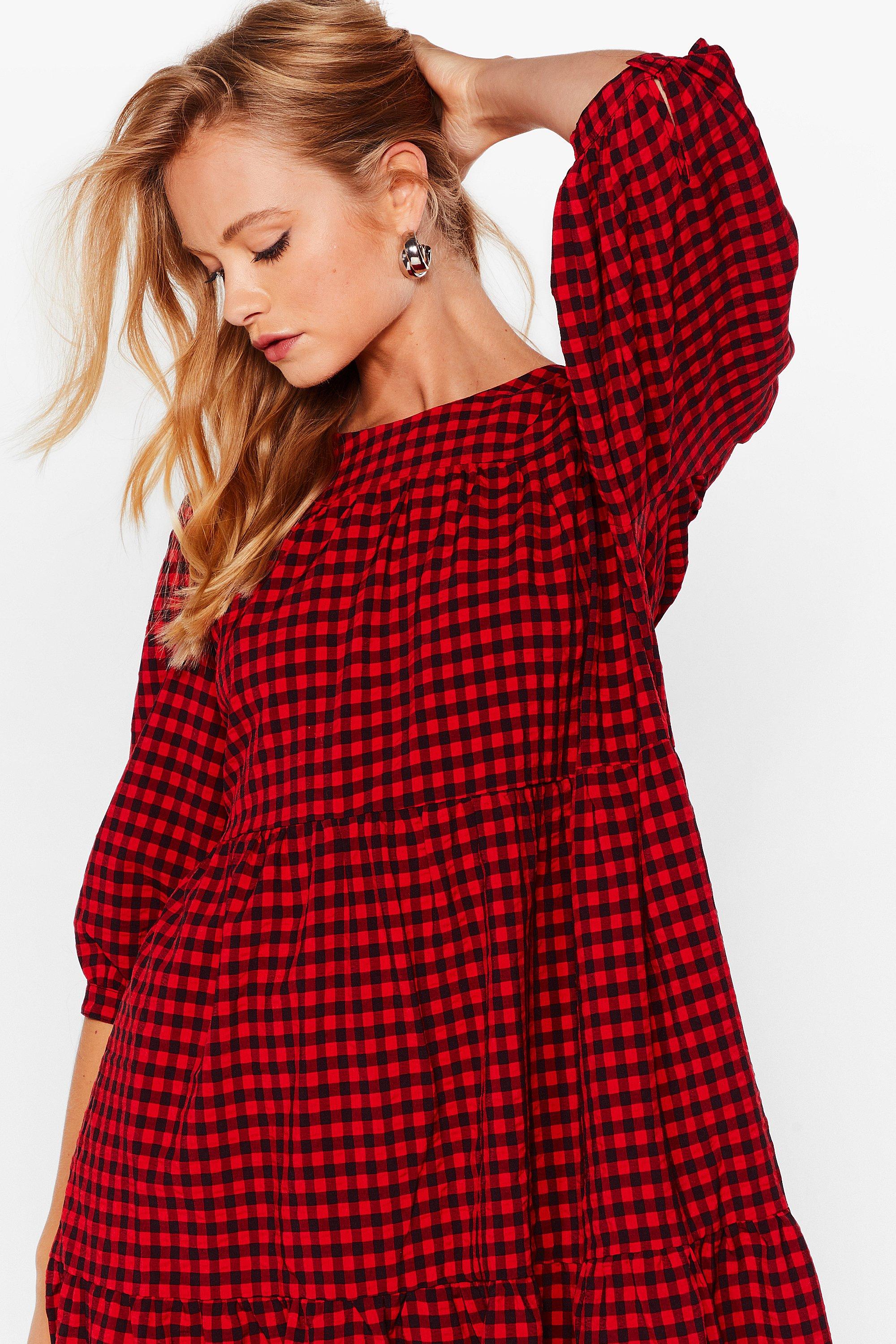 red gingham puff sleeve dress