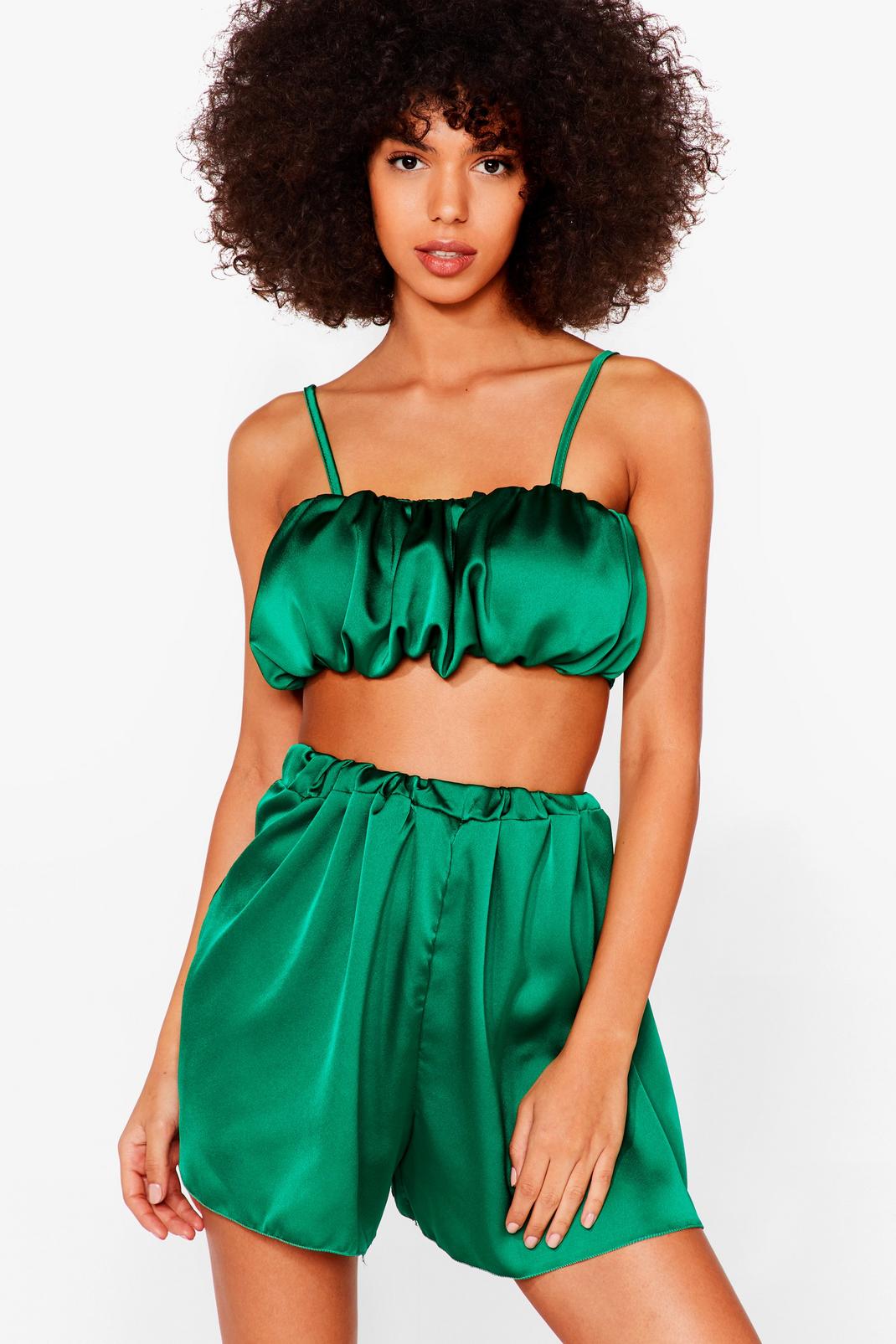 Grande taille - Pyjama satiné brassière froncée & short , Emerald image number 1