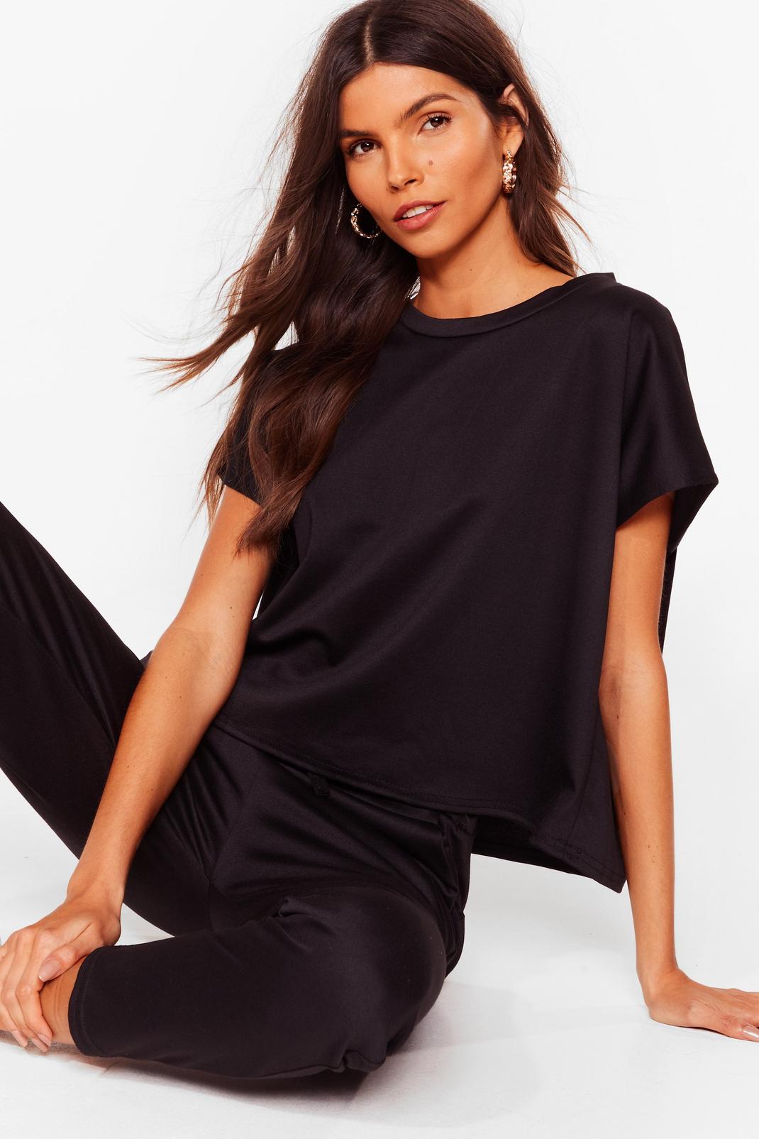 Black Relaxed T-Shirt and Crop Sweatpants Set image number 1