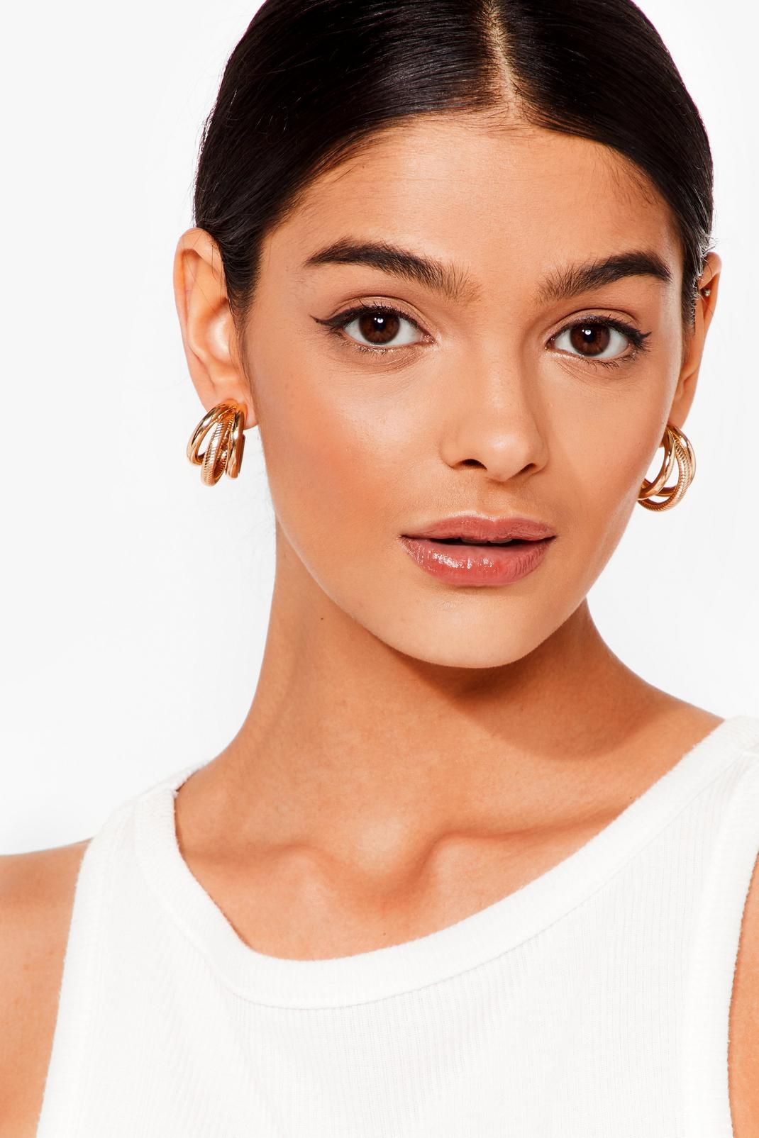 Triple Points For You Textured Hoop Earrings image number 1