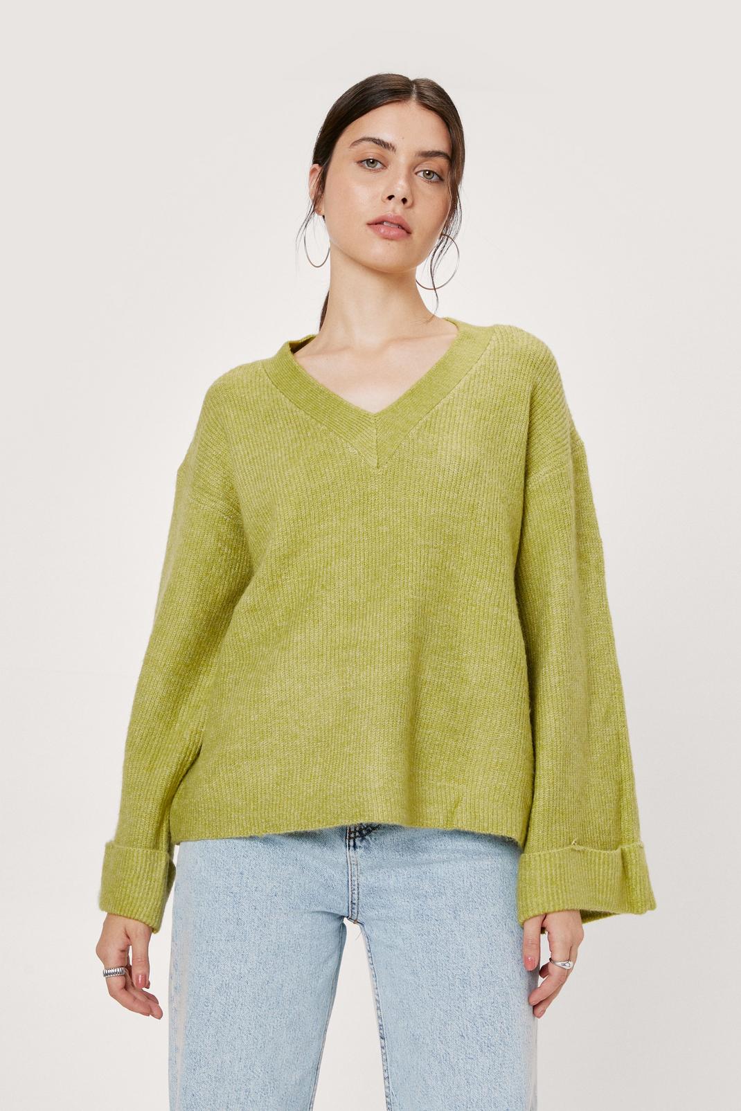 Green V Neck Long Sleeve Batwing Sleeve Sweater  image number 1
