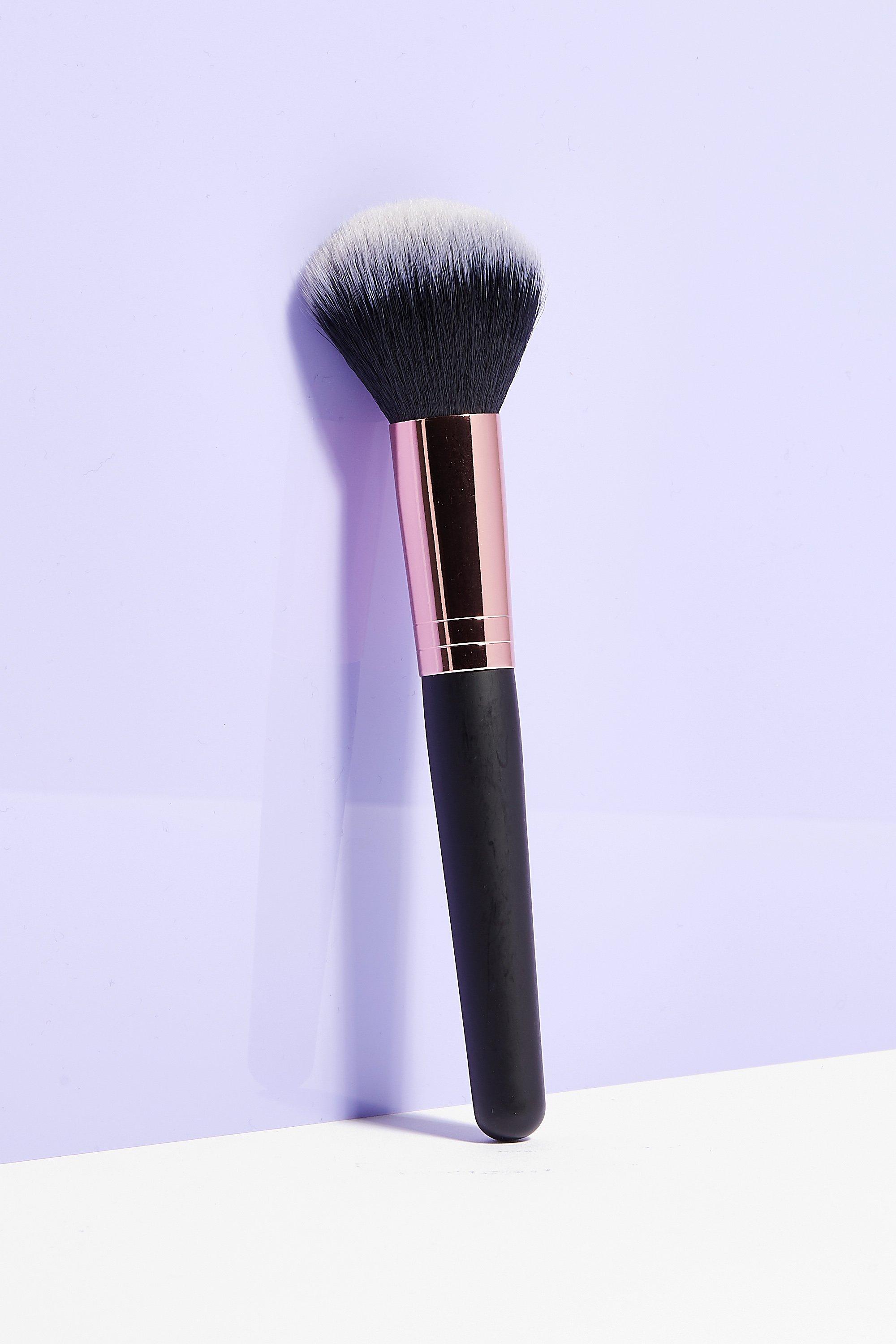 blush makeup brush