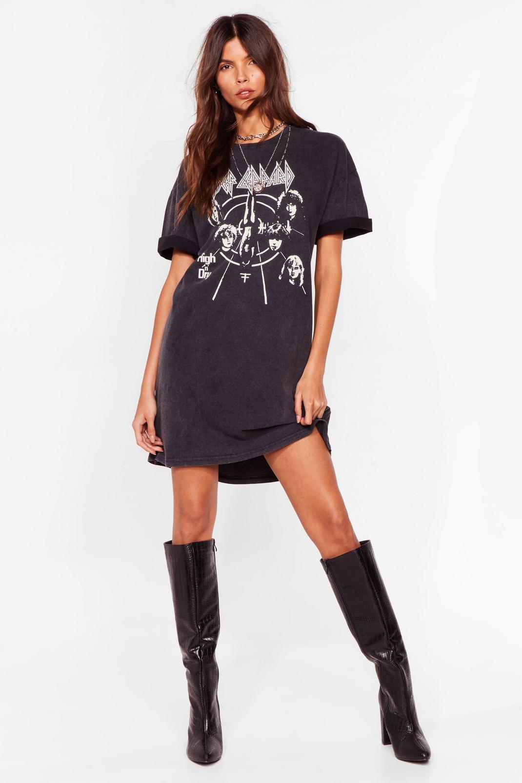Black Def Leppard Graphic Band Tee Dress image number 1