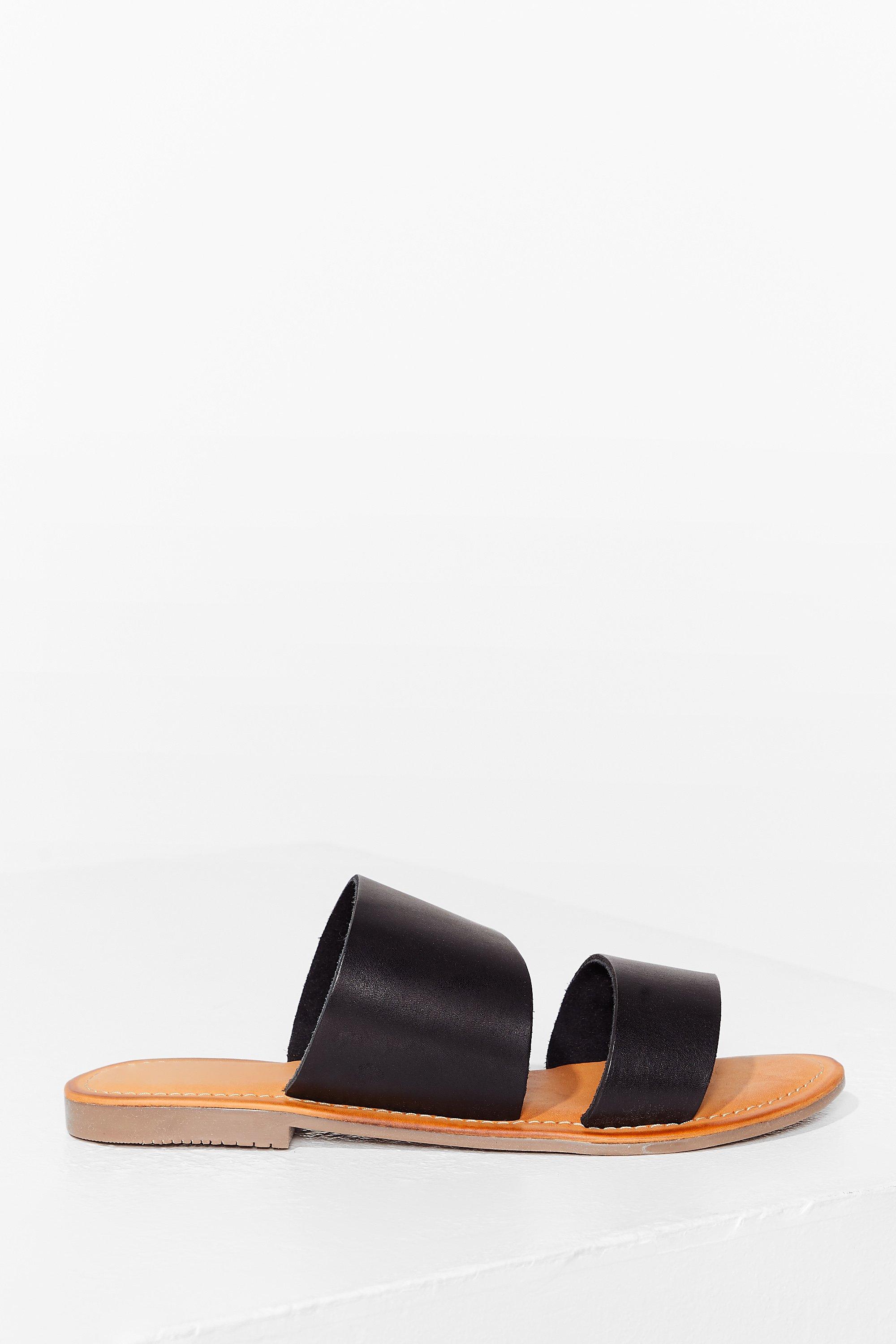 born flat sandals