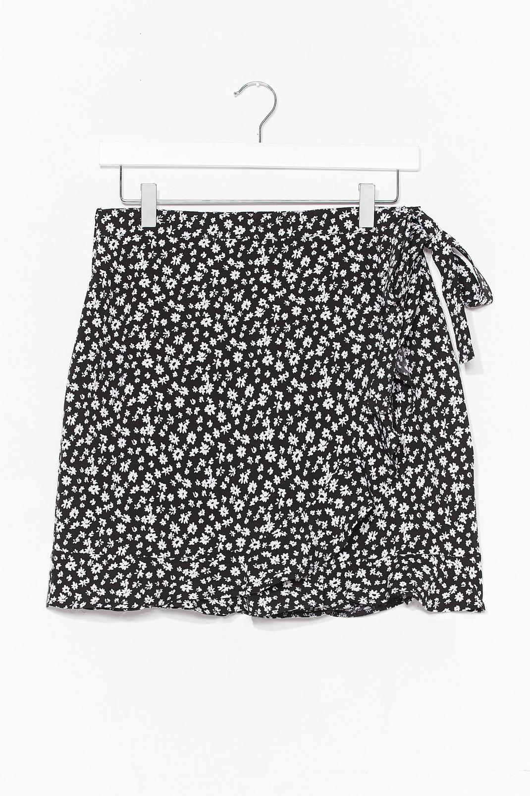 Mini jupe portefeuille à fleurs image number 1