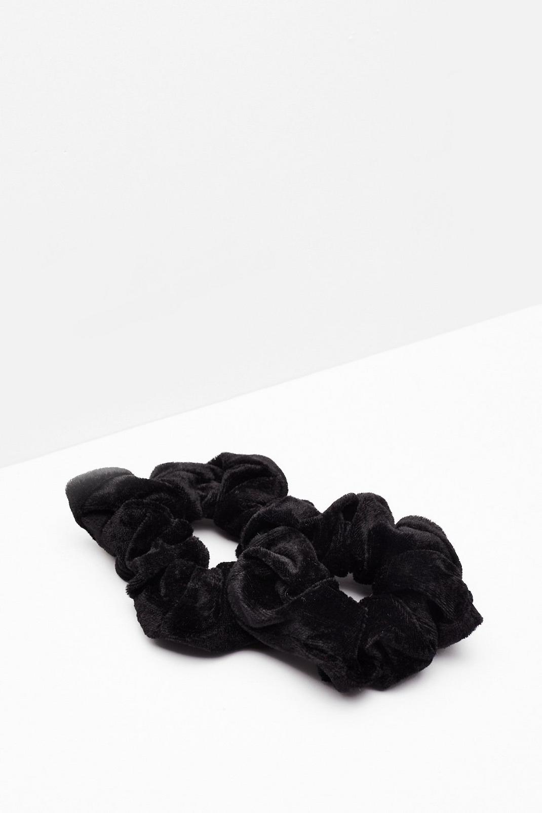 Black It's the Luxe Velvet 2-Pc Scrunchie Set image number 1