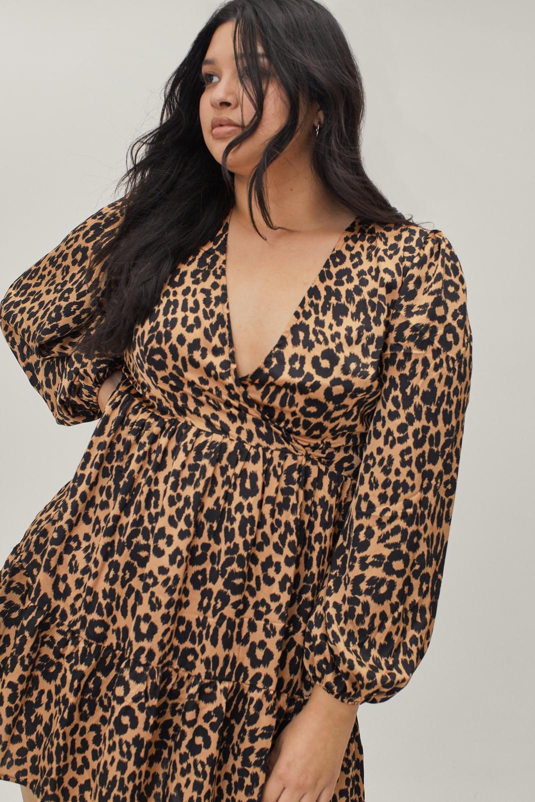 Grande taille - Robe courte effet étagé à imprimé léopard, Brown image number 1