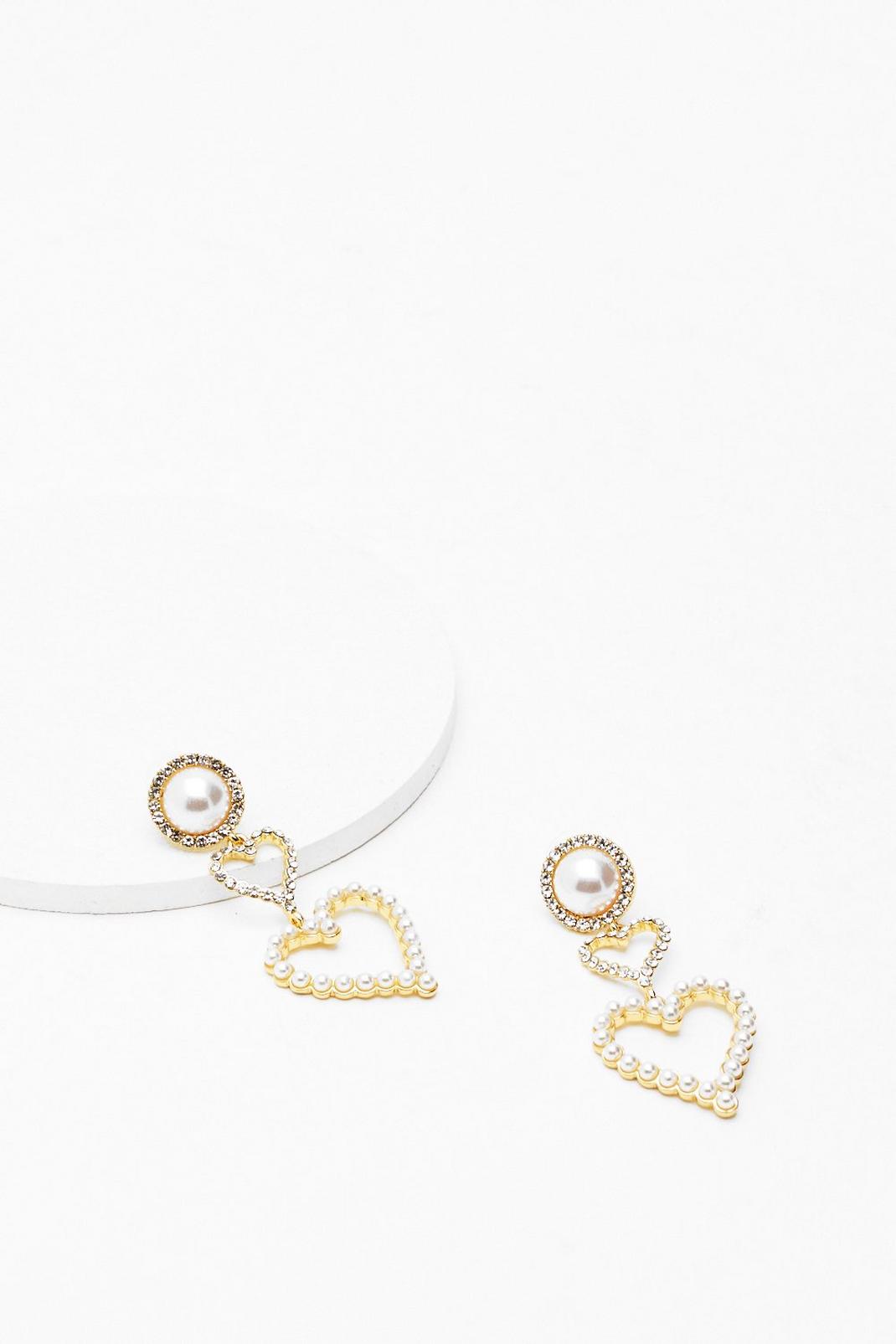 Boucles d'oreilles pendantes à cœurs perlés et strassés image number 1