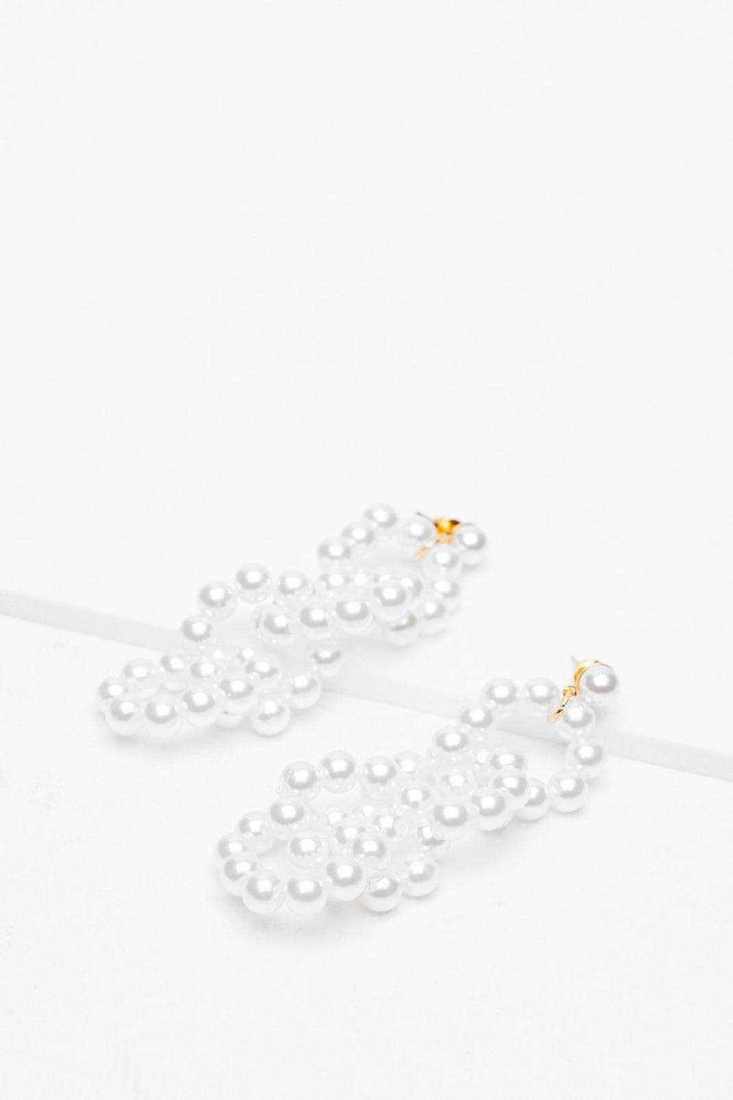 Gold You Got This Pearl-Inpsired Drop Earrings image number 1