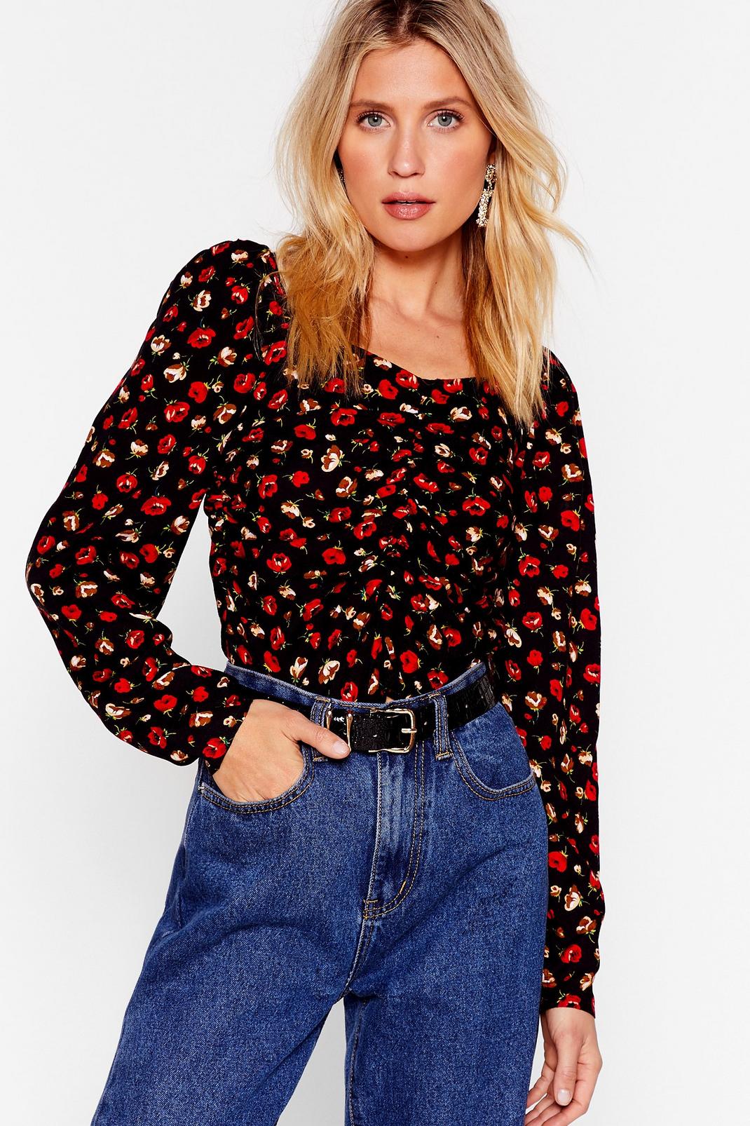 What's Growing On Floral Cropped Blouse image number 1