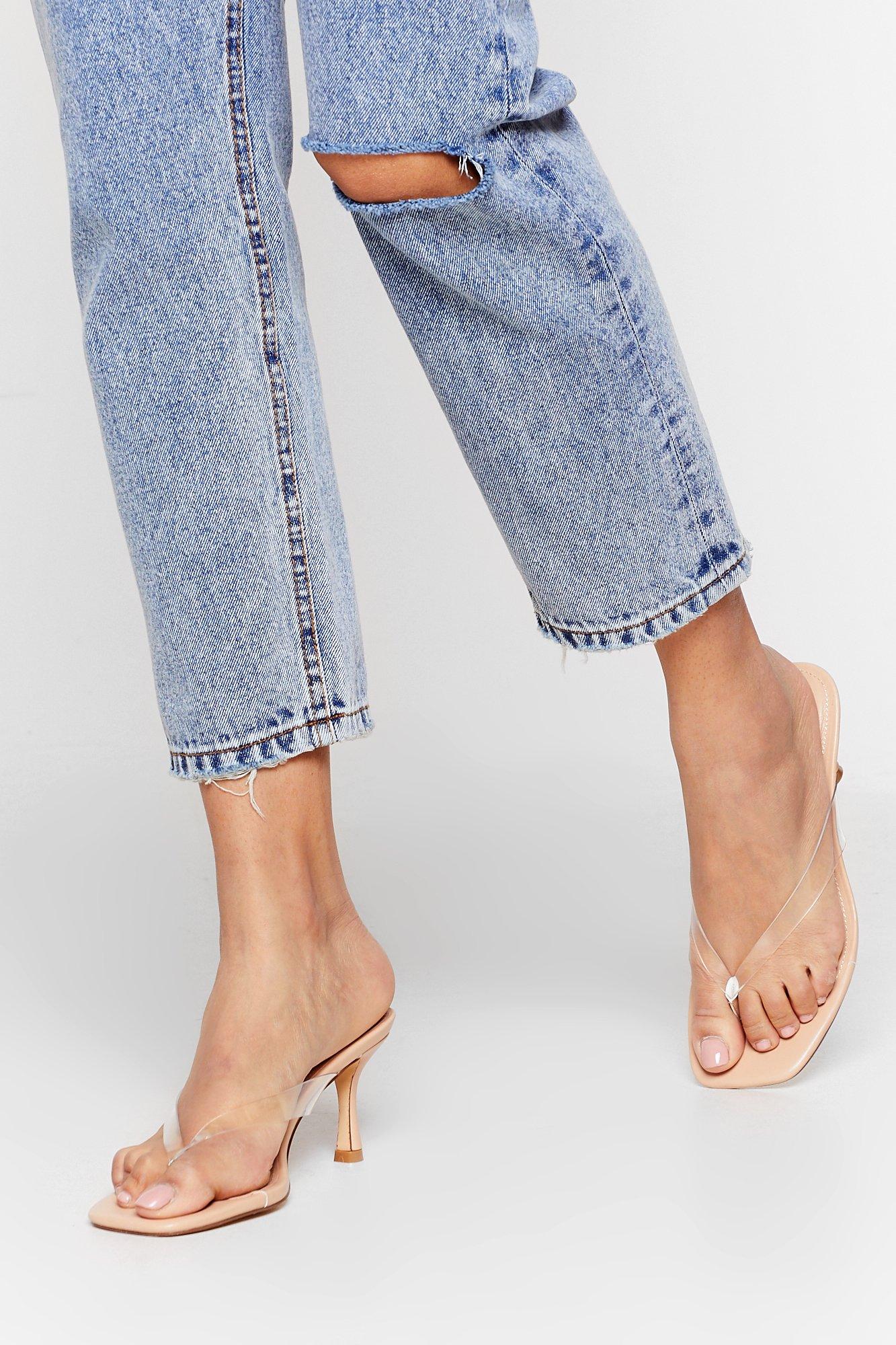 toe post mules