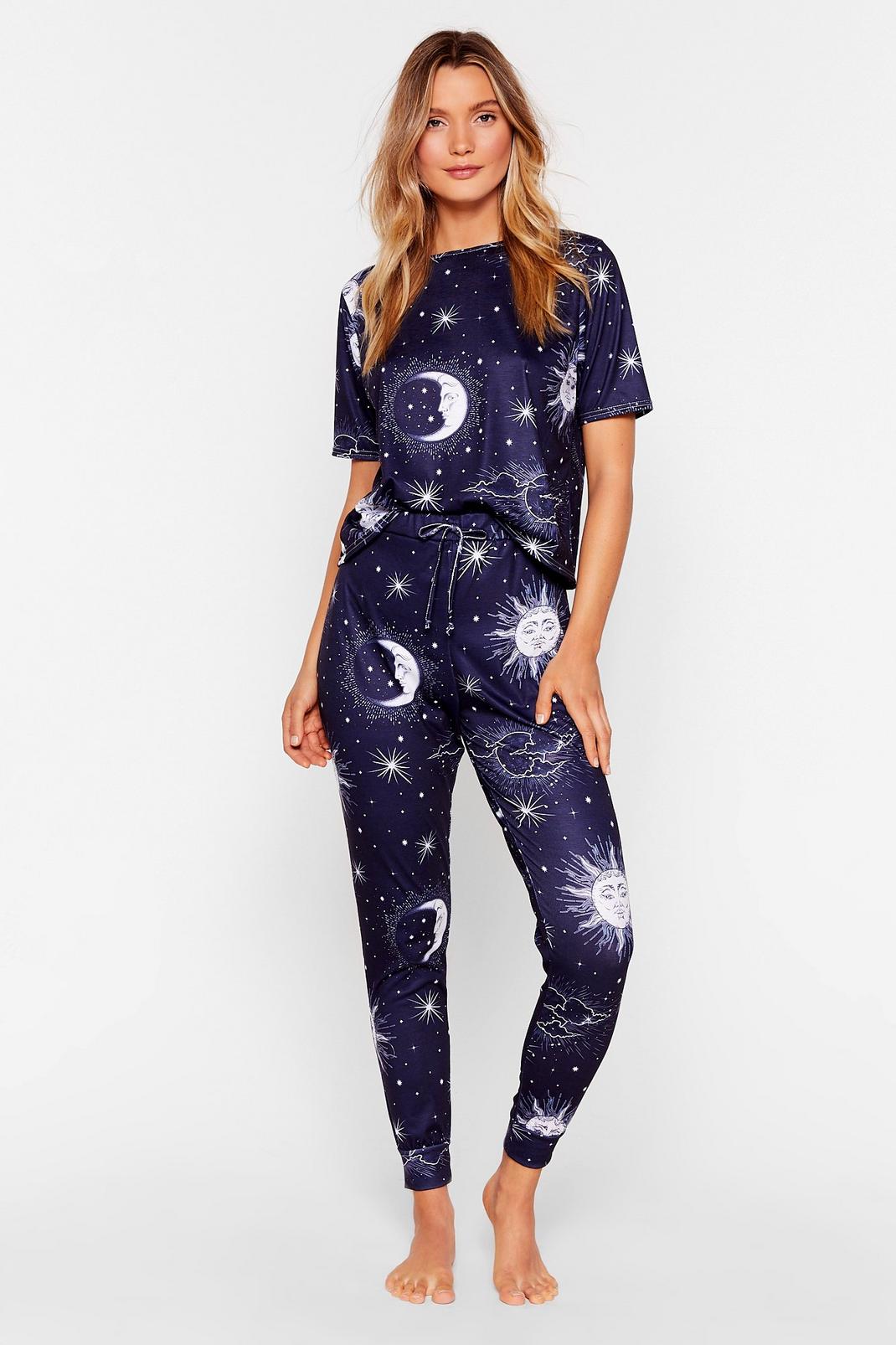 Pyjama t-shirt & pantalon à imprimé astral Voyage au bout de la nuit, Navy image number 1