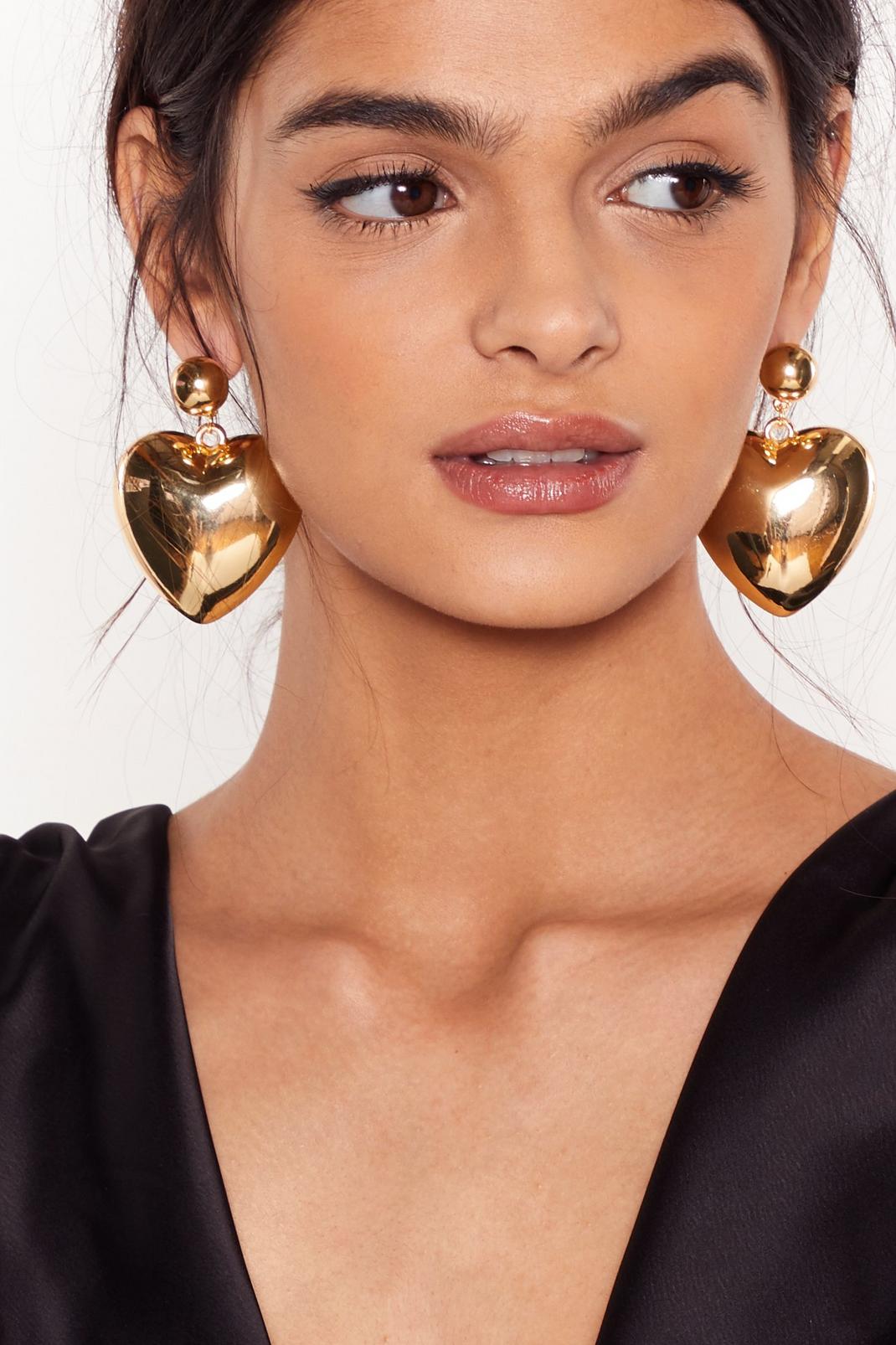 One Size Gold Earrings with Big Heart Pendant image number 1