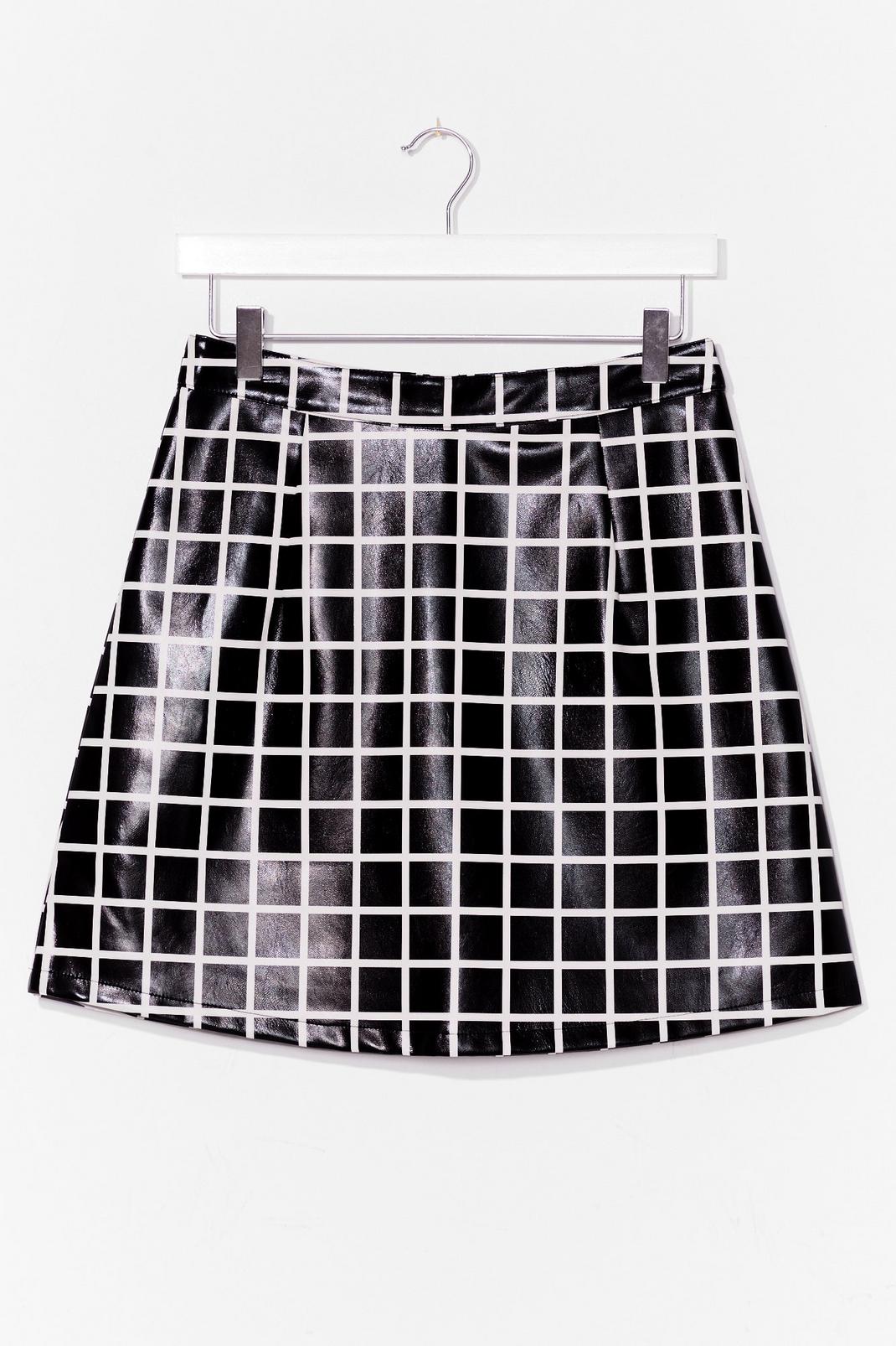 Moment of Houndstooth High-Waisted Mini Skirt image number 1