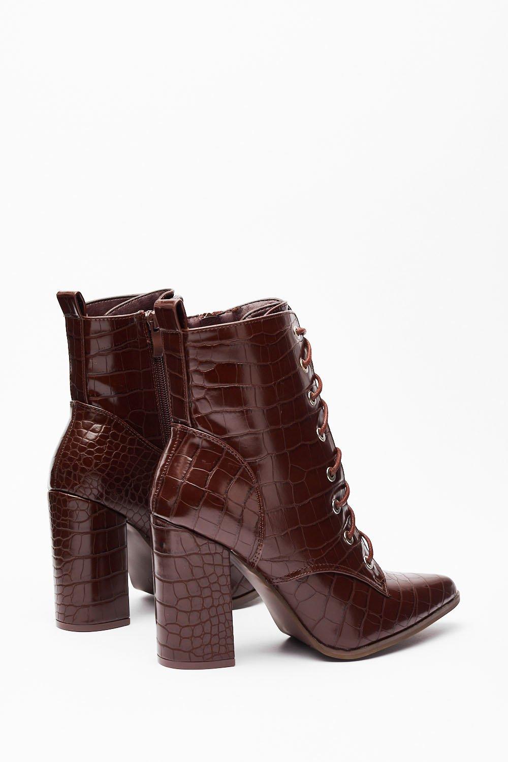 Bottines pointues outlet lacets