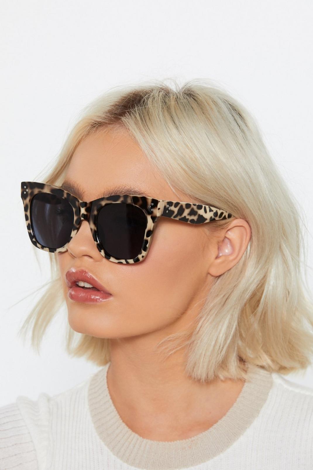 123 Chunky Leopard Cat Eye Sunglasses image number 2