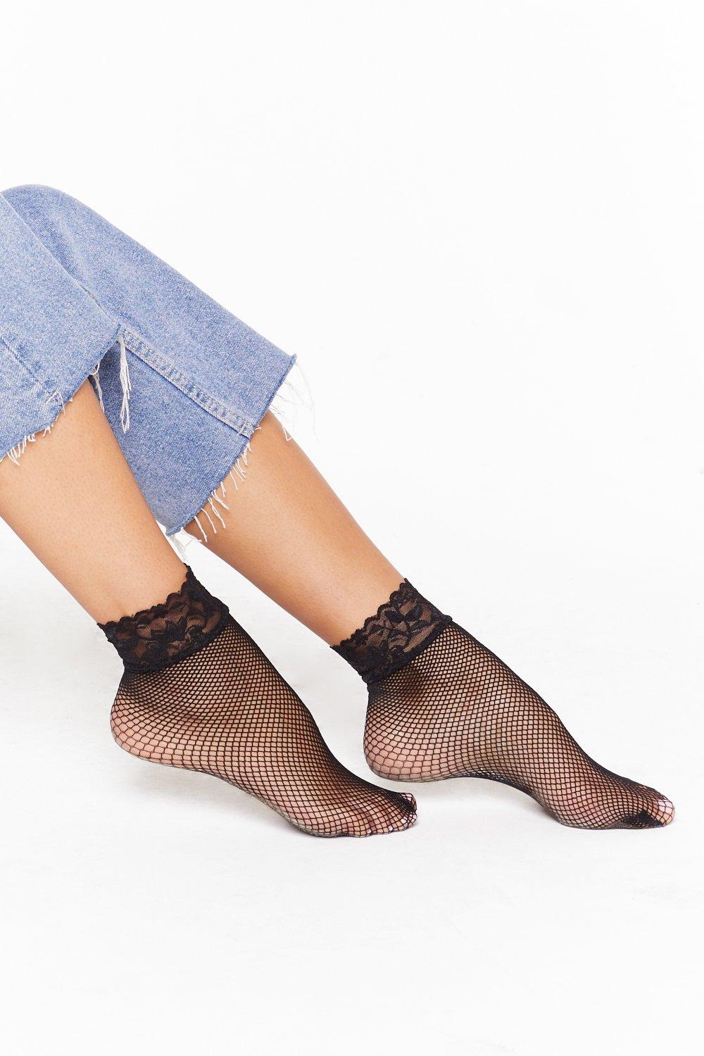 Fishnet ankle socks