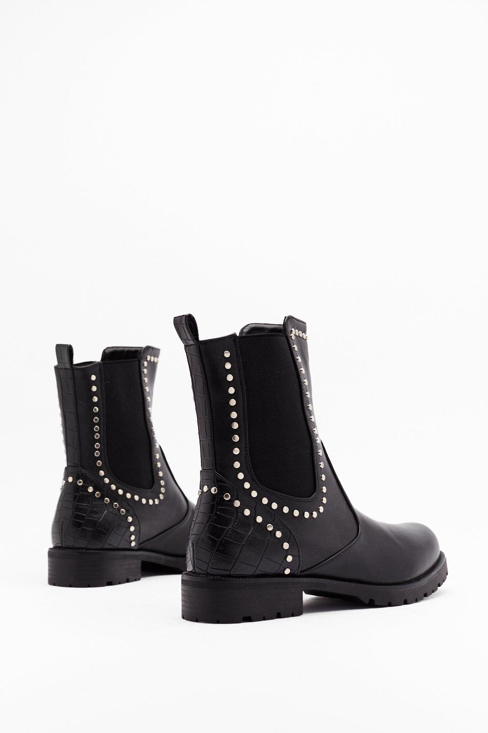 Stud trim hot sale chelsea boots