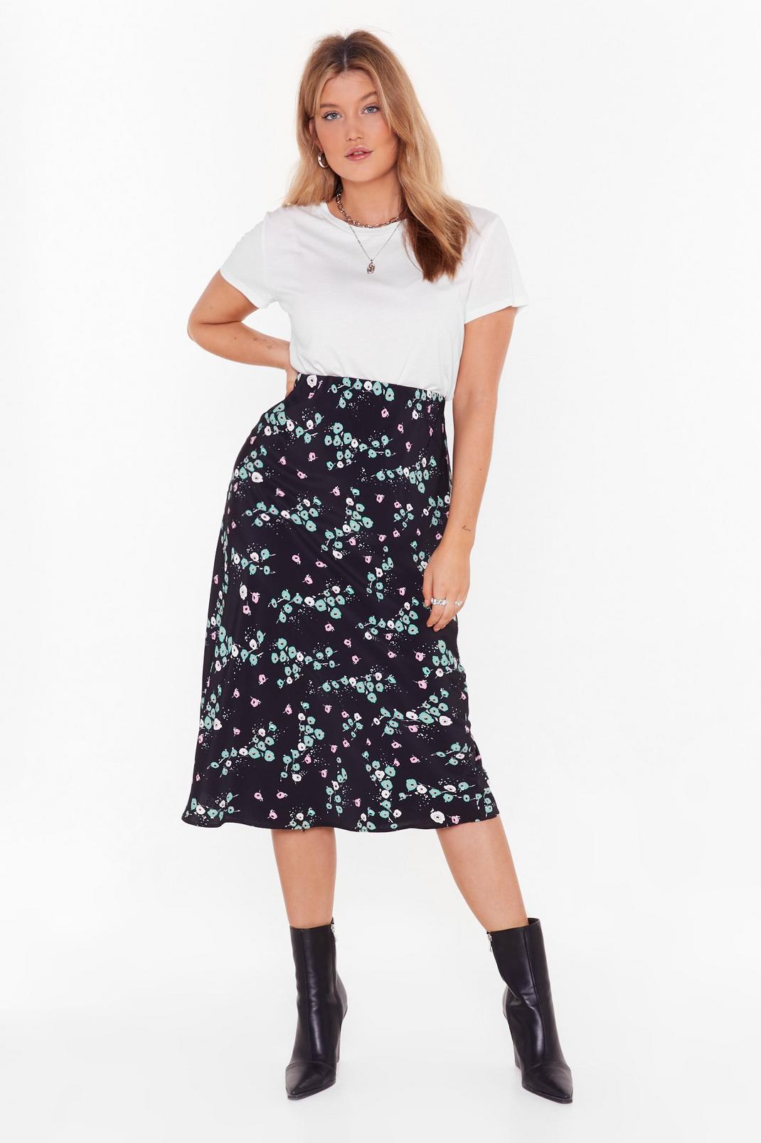 Bud of Been There Floral Plus Midi Skirt image number 1