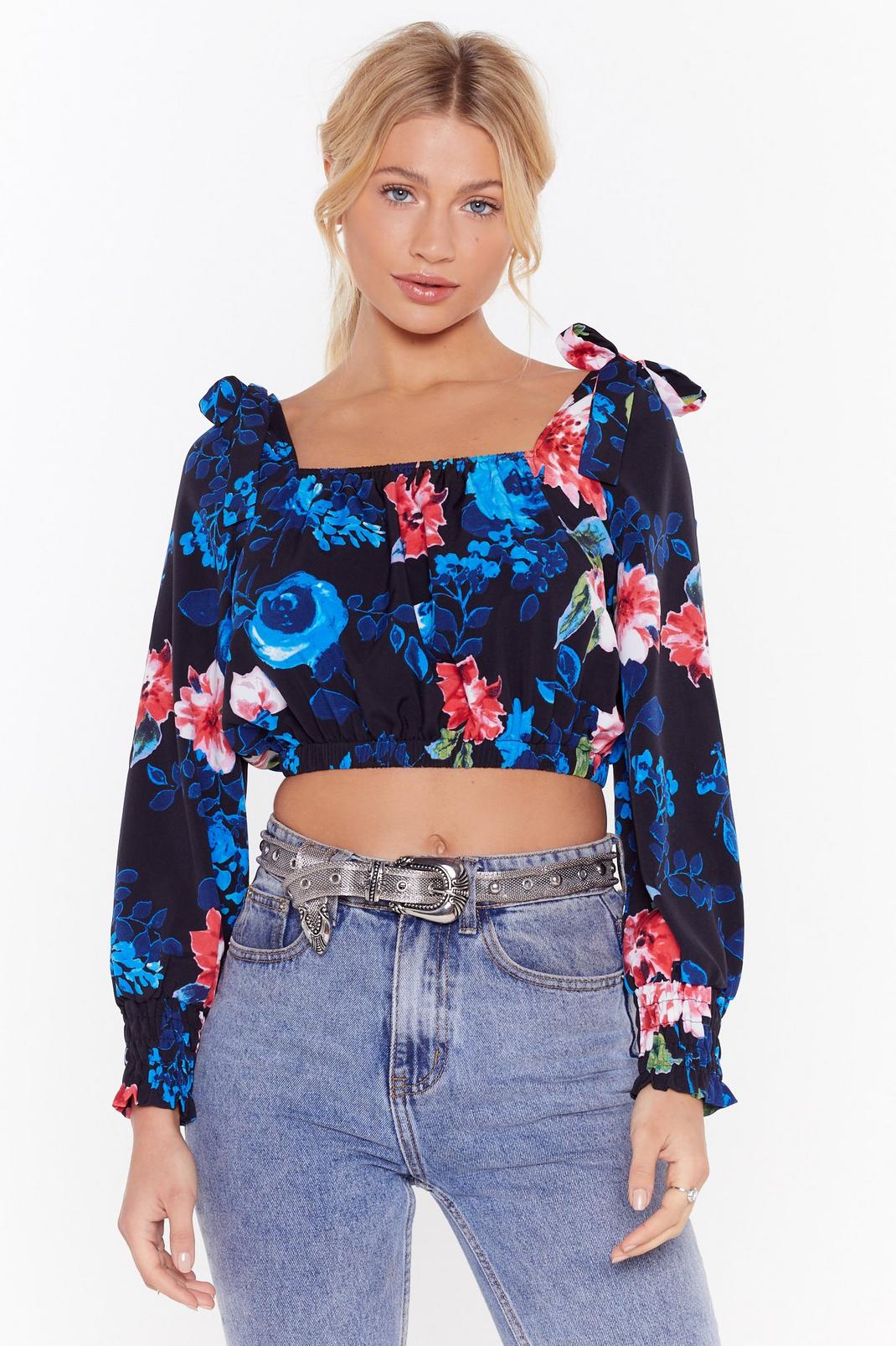 Black This is Flower Moment Floral Cropped Blouse image number 1