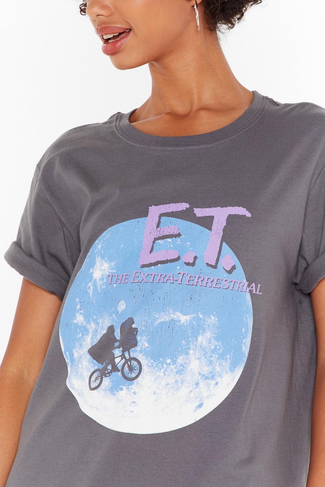 614 E.T the Extra-Terrestrial Graphic Tee image number 2