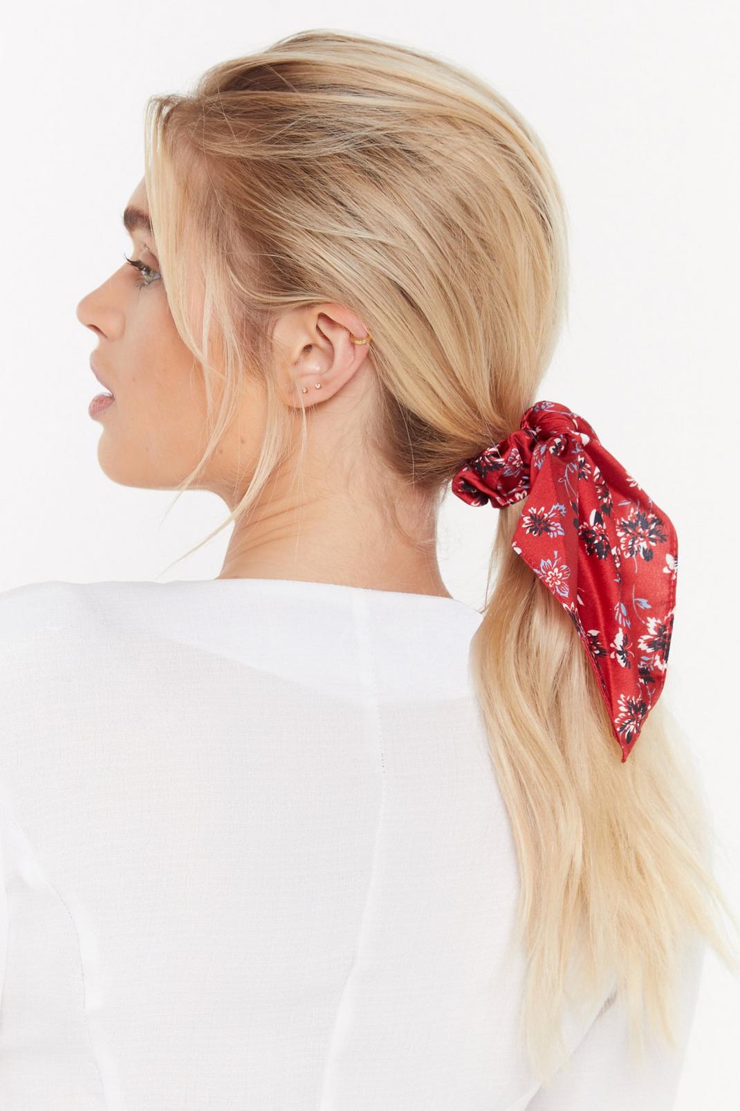 Wherever I Grow Floral Scrunchie image number 1