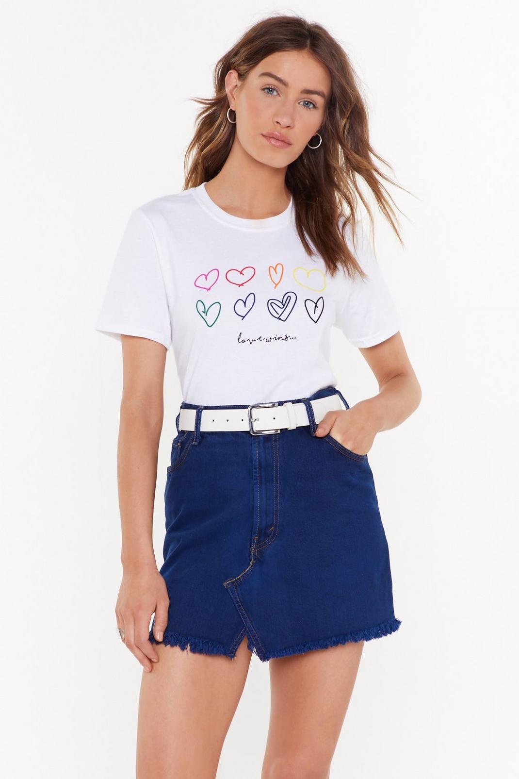 T-shirt à slogan et impressions Love Wins image number 1