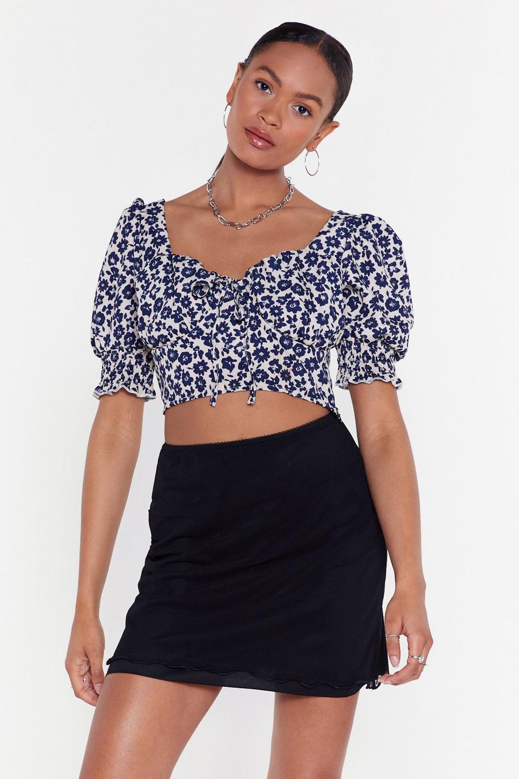 Floral Cupped Tie Front Crop Top image number 1