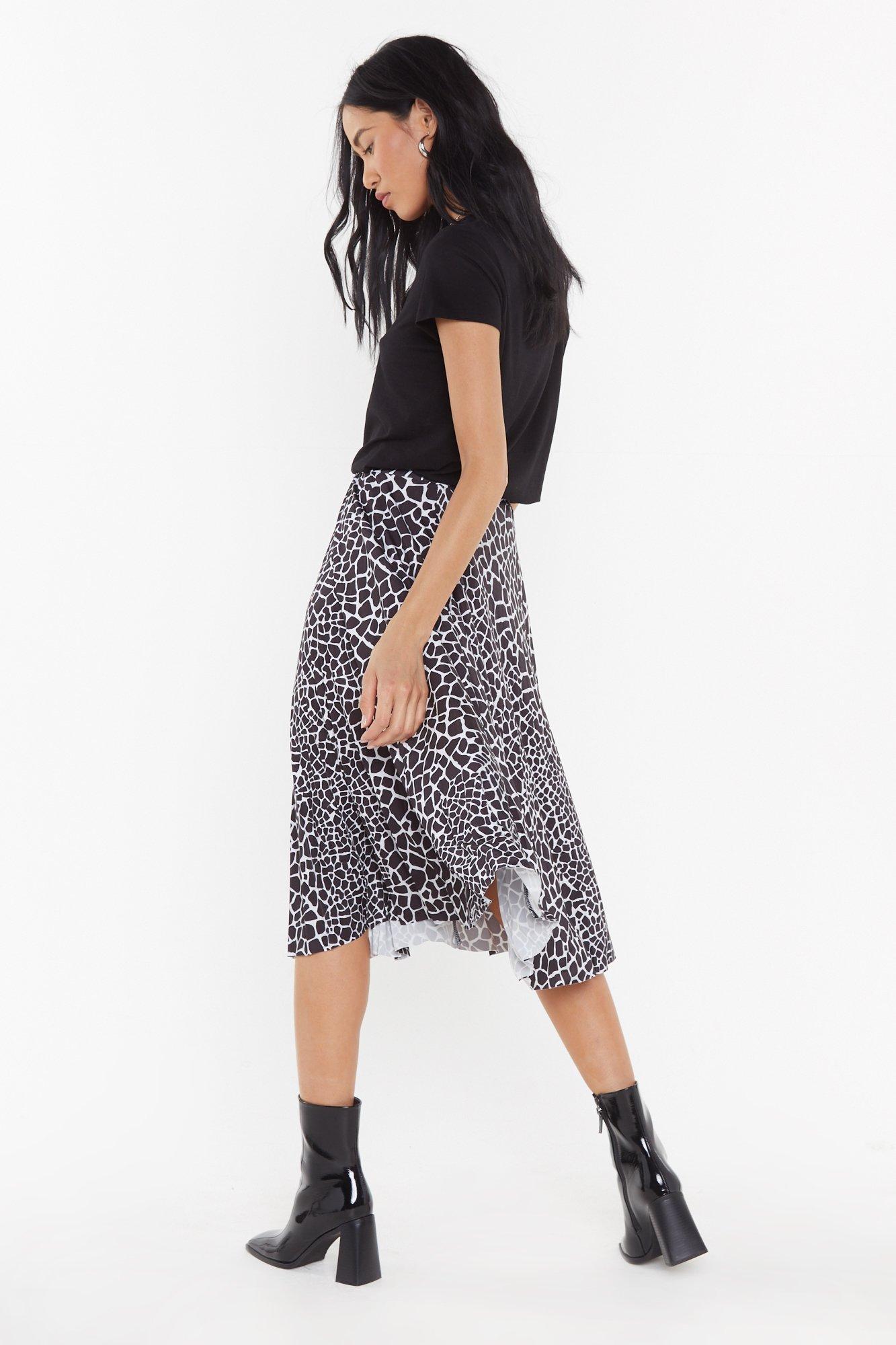 Petite giraffe spot 2025 pleated midi skirt