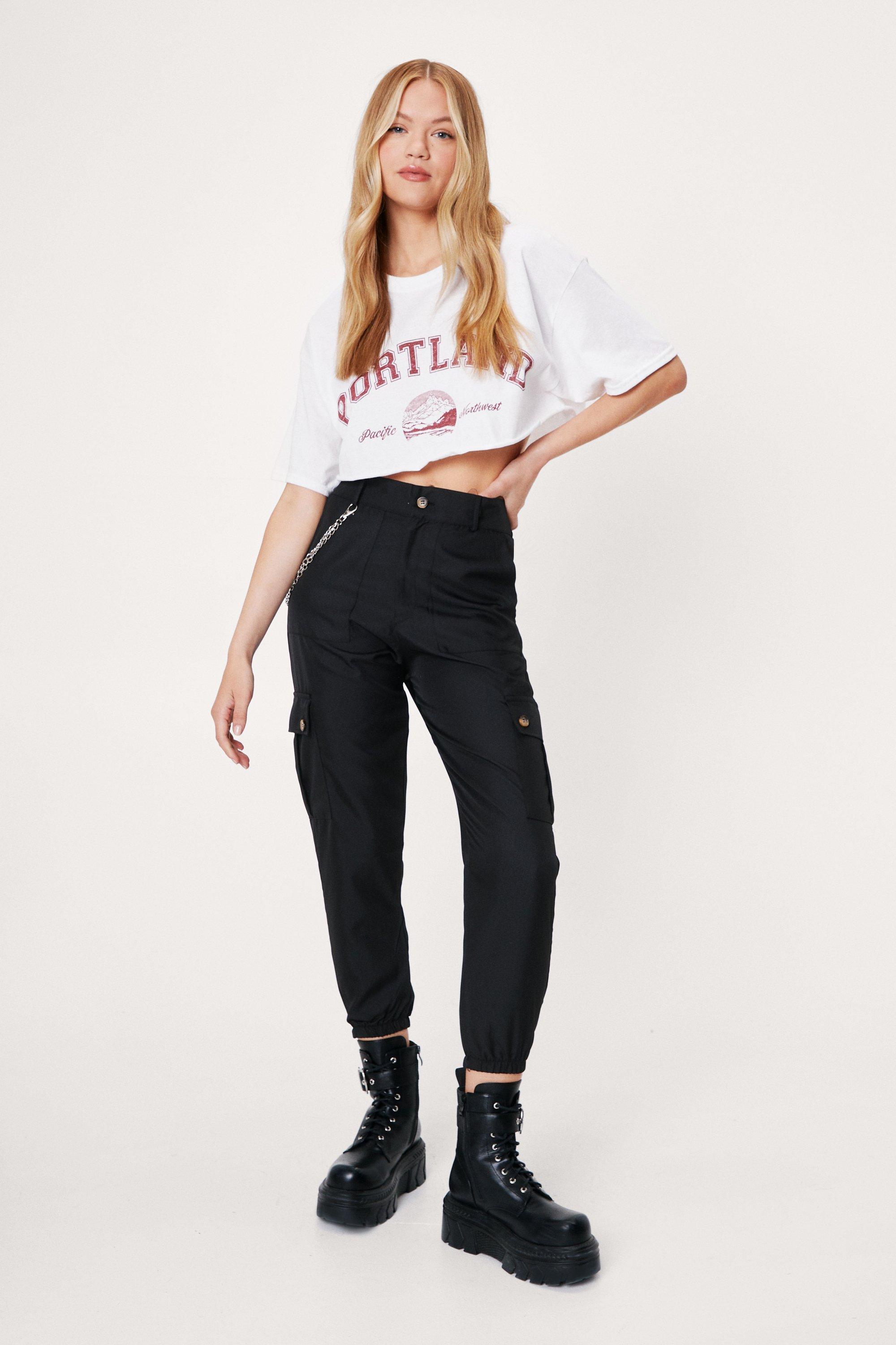 flap pocket side ripped cargo jeans with chain
