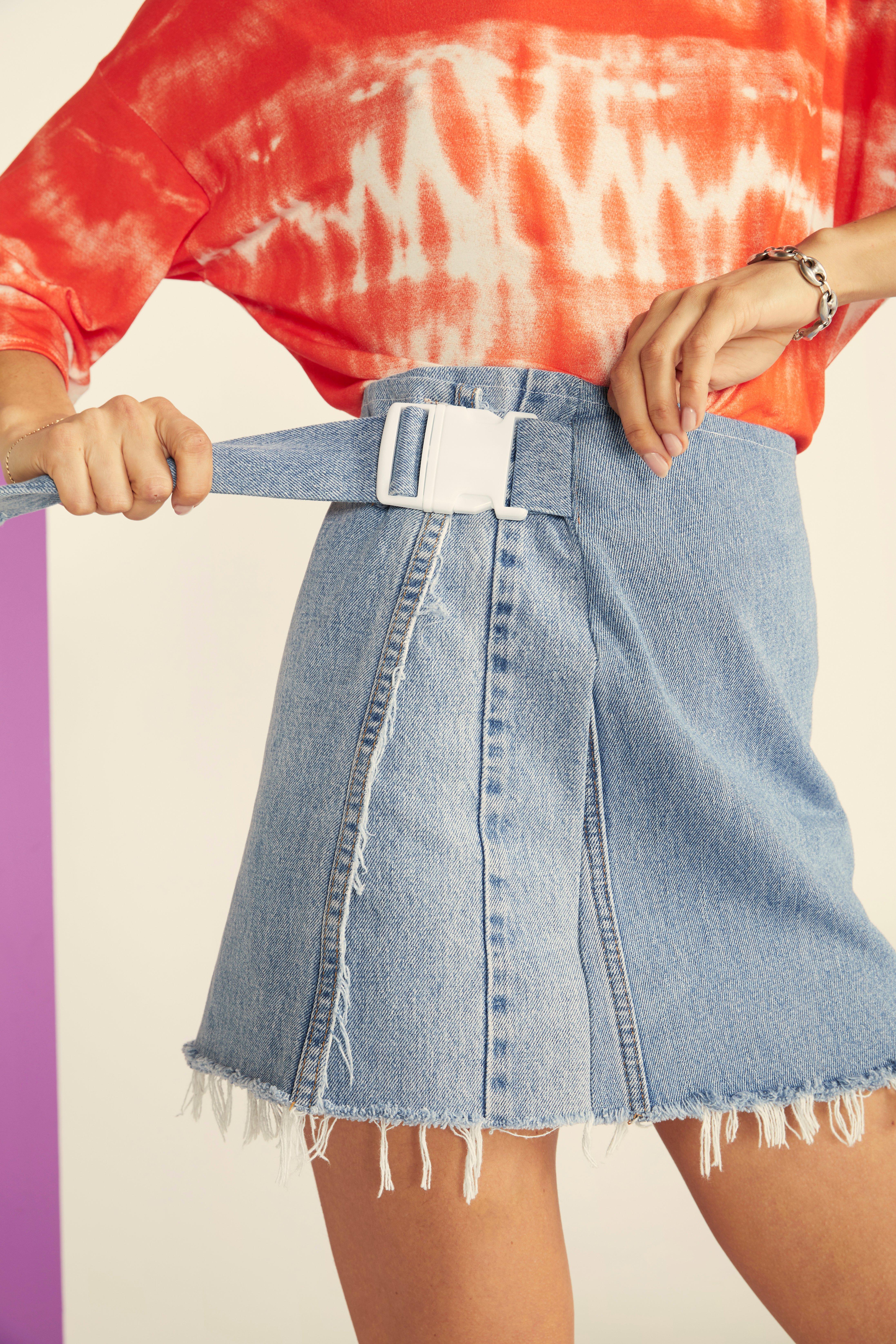 Clip belt shop denim skirt