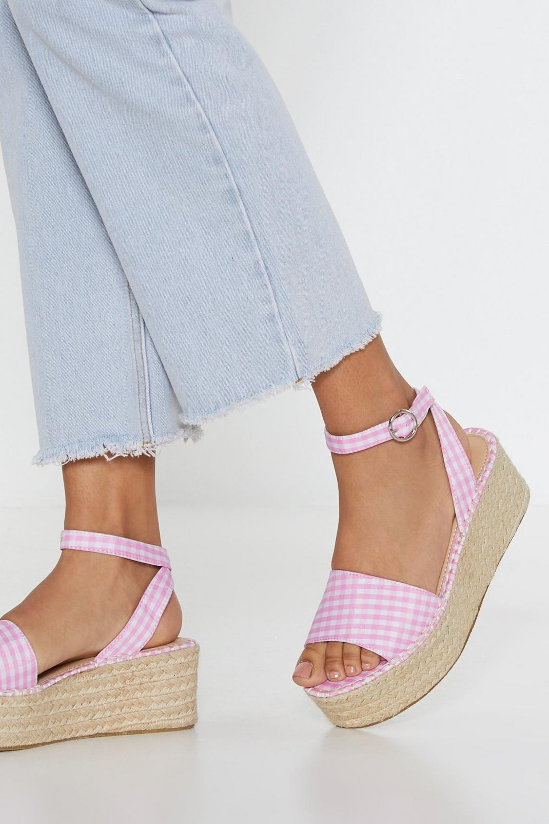 Square-well Gingham Woven Sandals image number 1