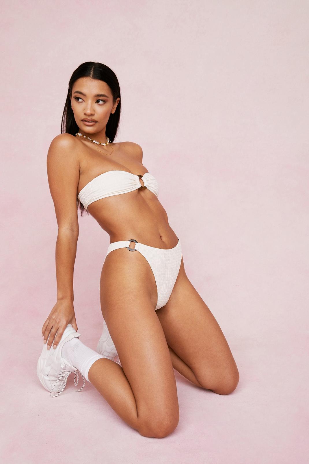 Bas de bikini texturé taille haute à anneaux, Cream image number 1