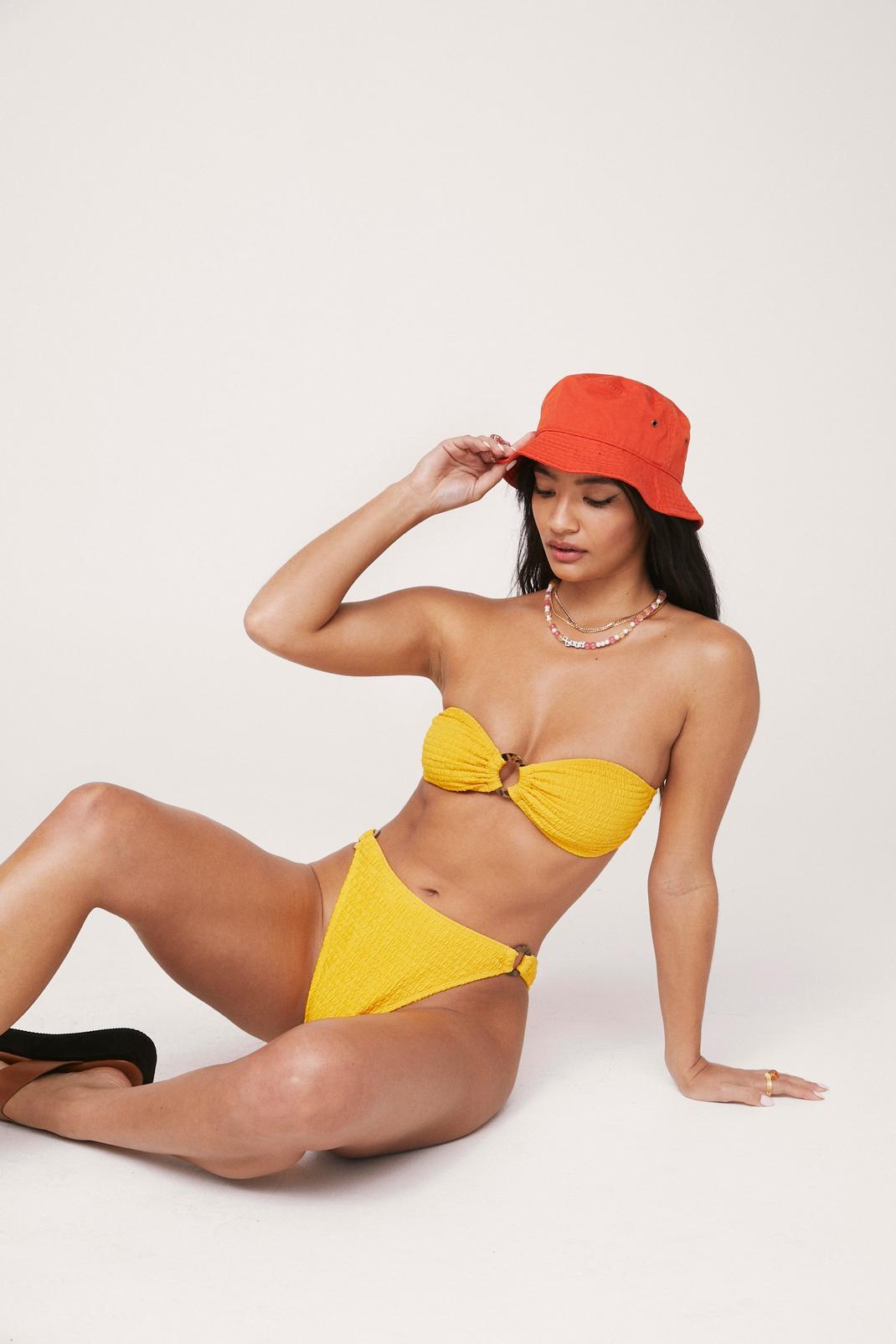 Bas de bikini texturé taille haute à anneaux, Mustard image number 1