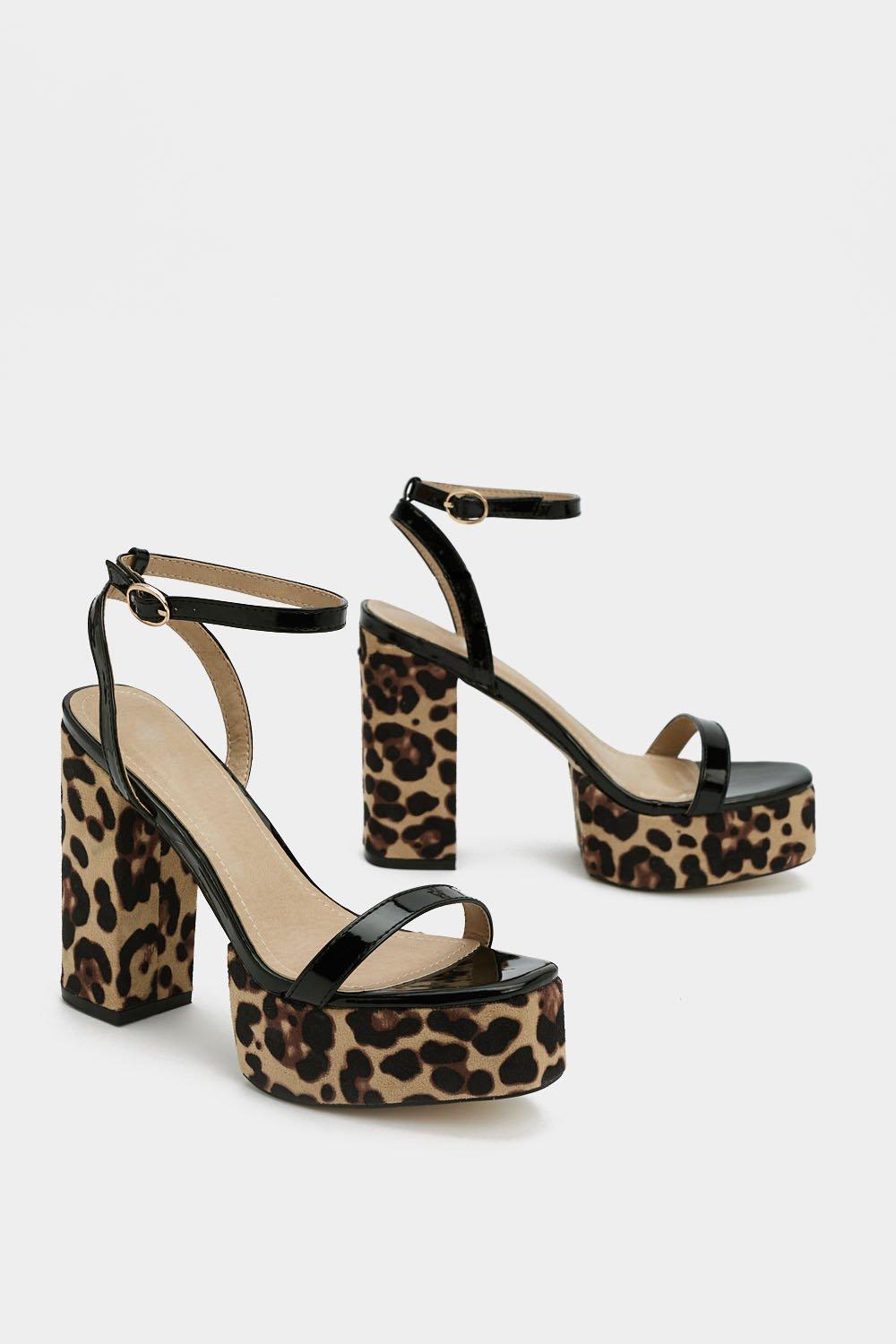 Purr best sale platform sandal