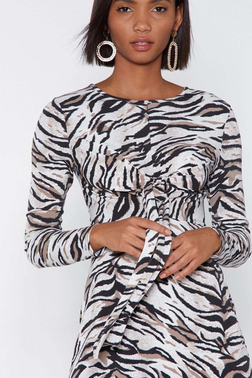 Robe zebree Chef de File Nasty Gal