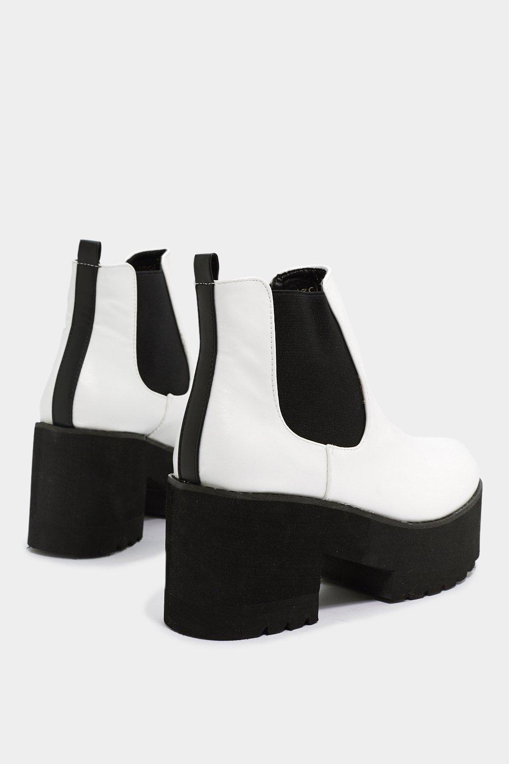 Top of the world platform hot sale chelsea boot