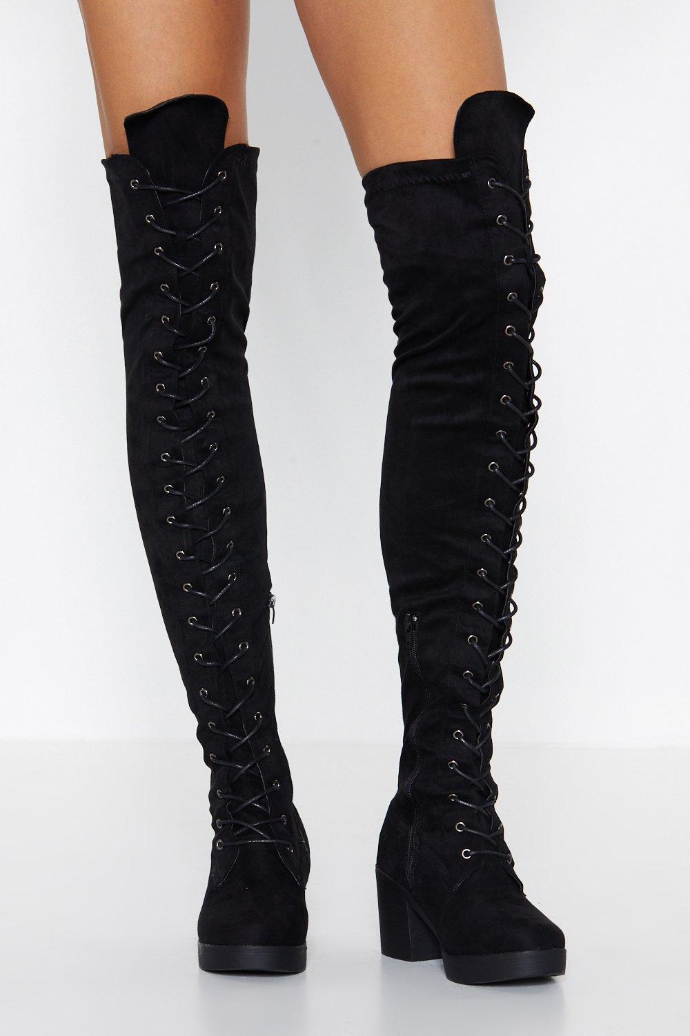 Bottes cuissardes en su dine lacets Nasty Gal