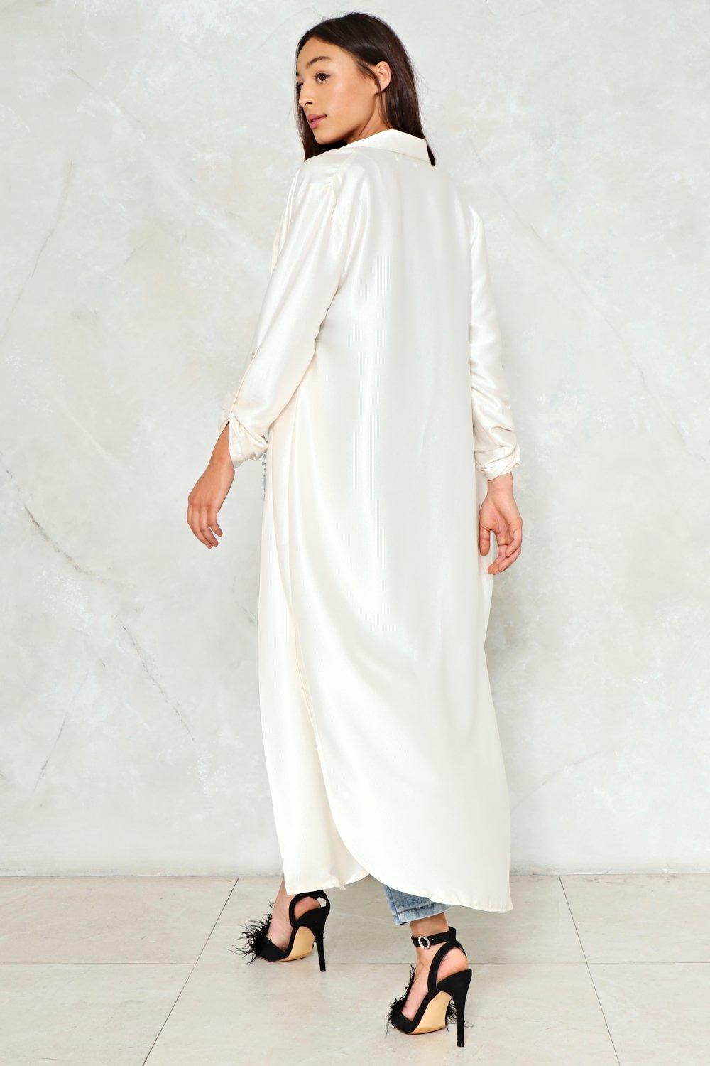 Long white shop duster coat