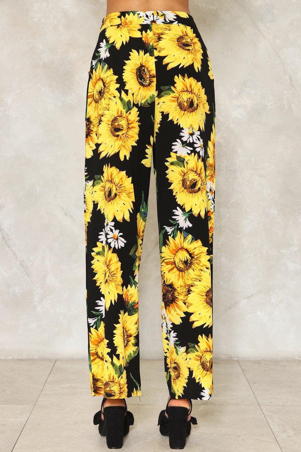 https://media.nastygal.com/i/nastygal/agg98691_multi_xl_3/get-some-sunflower-floral-pants